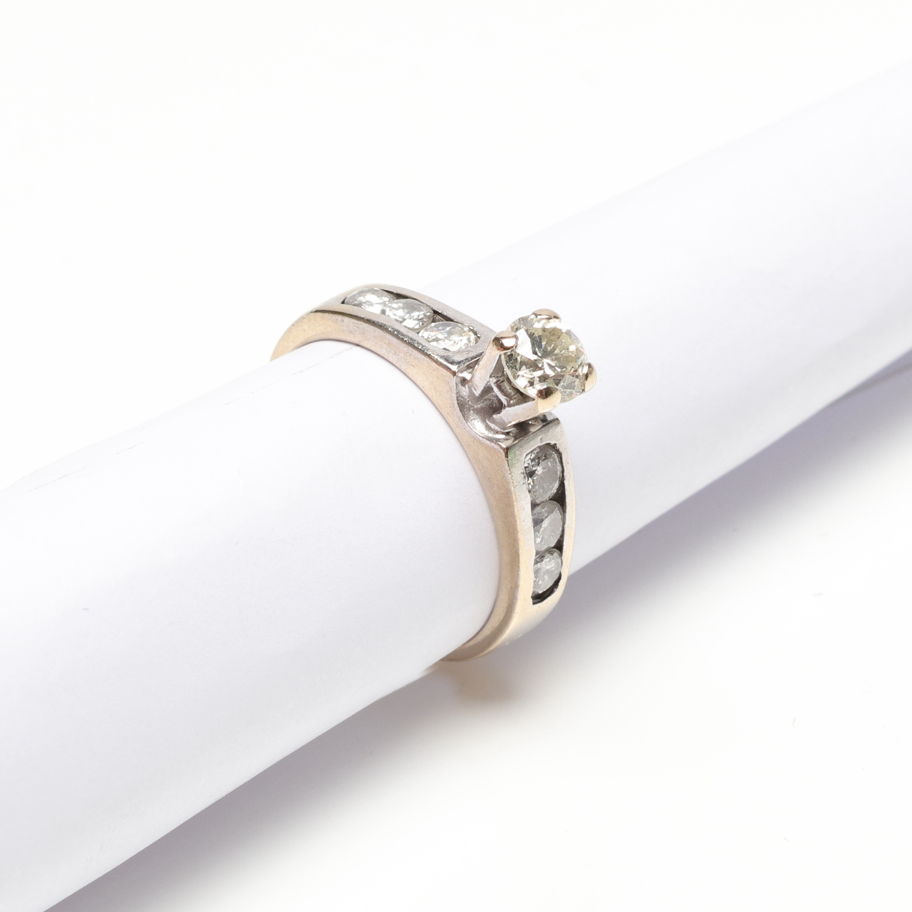 RING, med Diamanter, 18k, Guld, vikt cirka 3,5 gram.
