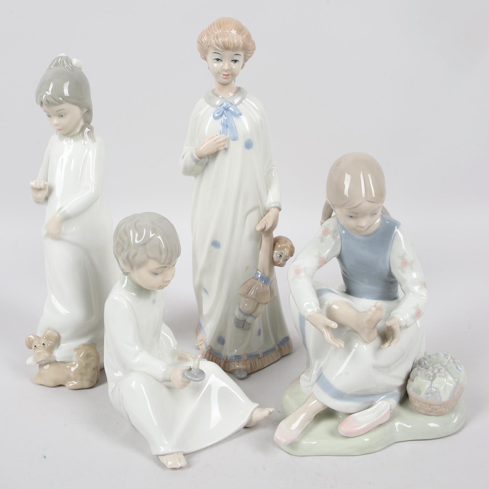 FIGURINER, 4 st, porslin, bl.a. NAO och Zaphir, Spanien.
