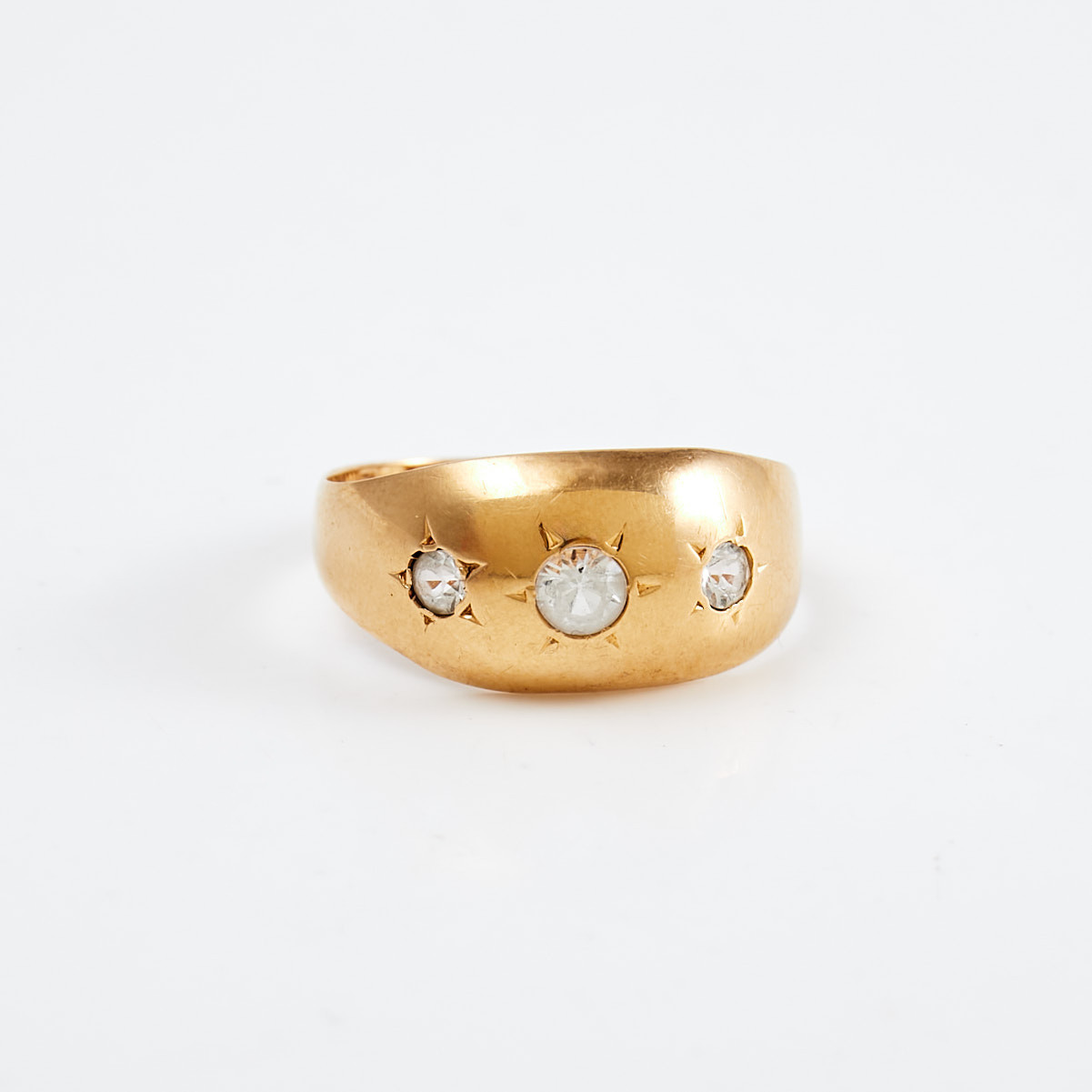 RING, 18 k guld, dekor av 3 syntetiska spineller, Bengt Hallberg Guldvarufirma, Köping, 1958.