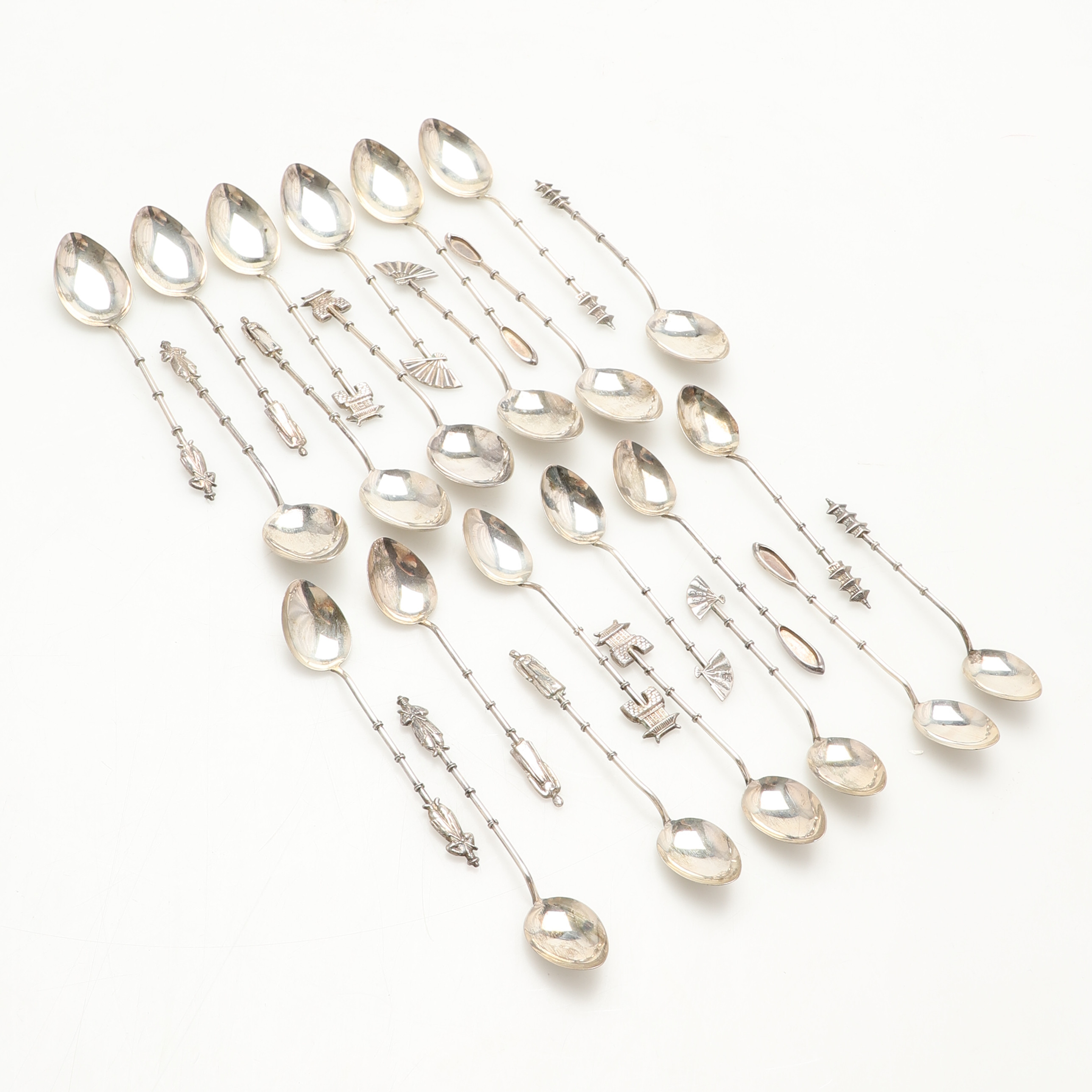 KAFFE-/MOCKA SKEDAR, 12+12 st silver 925, Japan. 1900-tal. Vikt ca 109 gram.