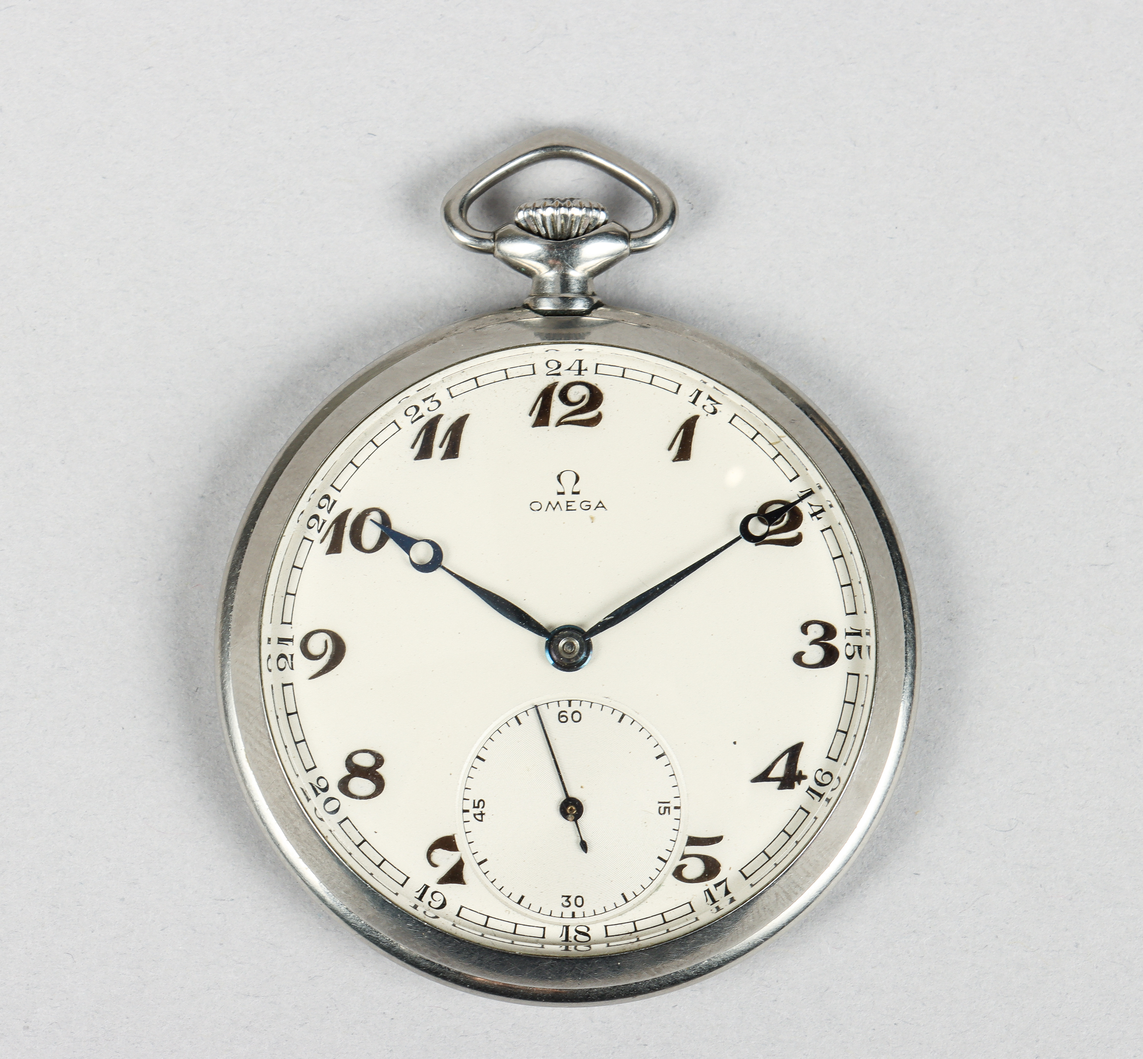 OMEGA fickur / frackur, vitmetall, 1930/40-tal.