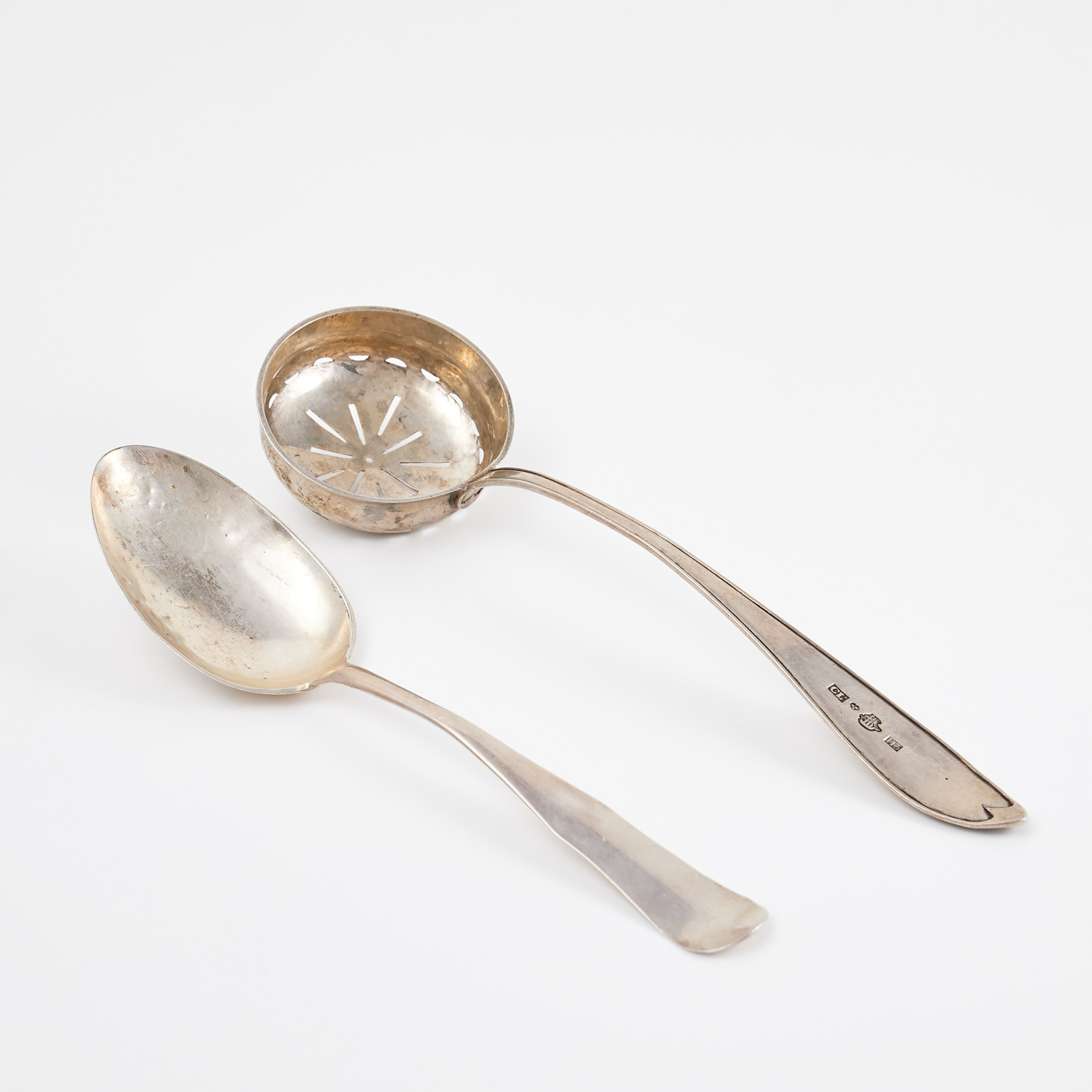 STRÖARE SAMT MATSKED, 1700/1800-tal, silver, bl.a. silvermästare Carl Petter Modin (1788-1807) Sundsvall.