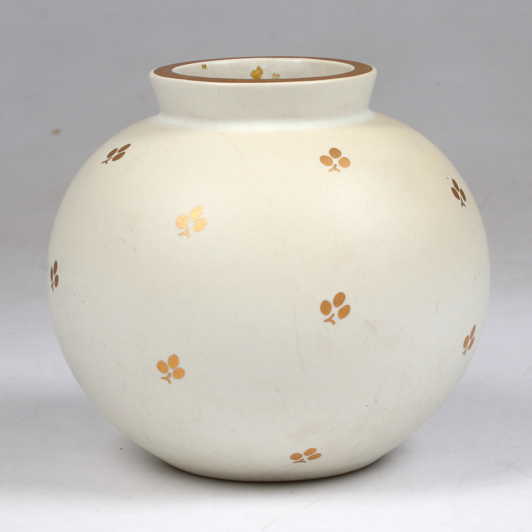 WILHELM KÅGE. Vas, stengods, "Carrara", Gustavsberg, 1900-tal.