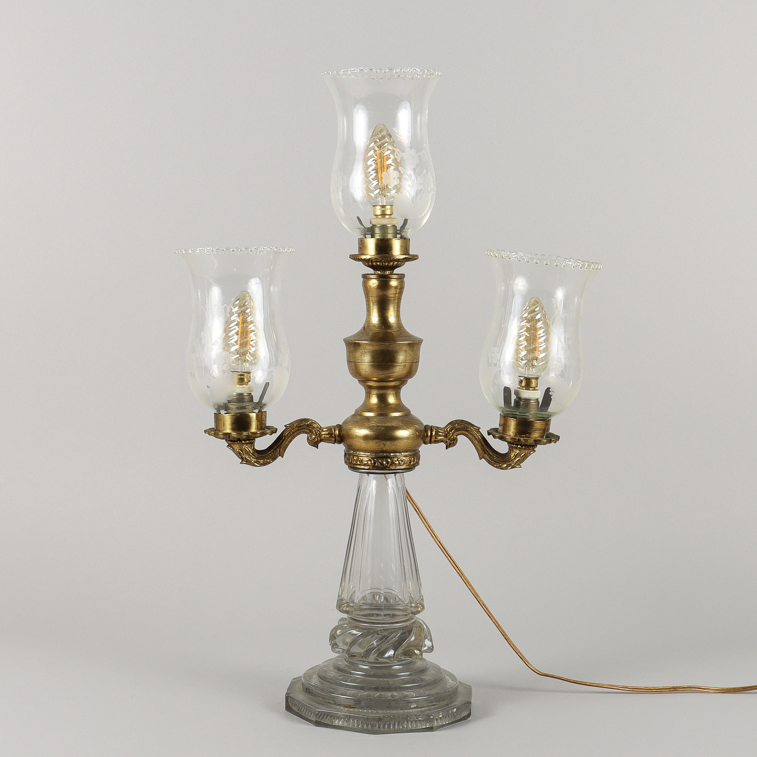 BORDSLAMPA metall och glas.