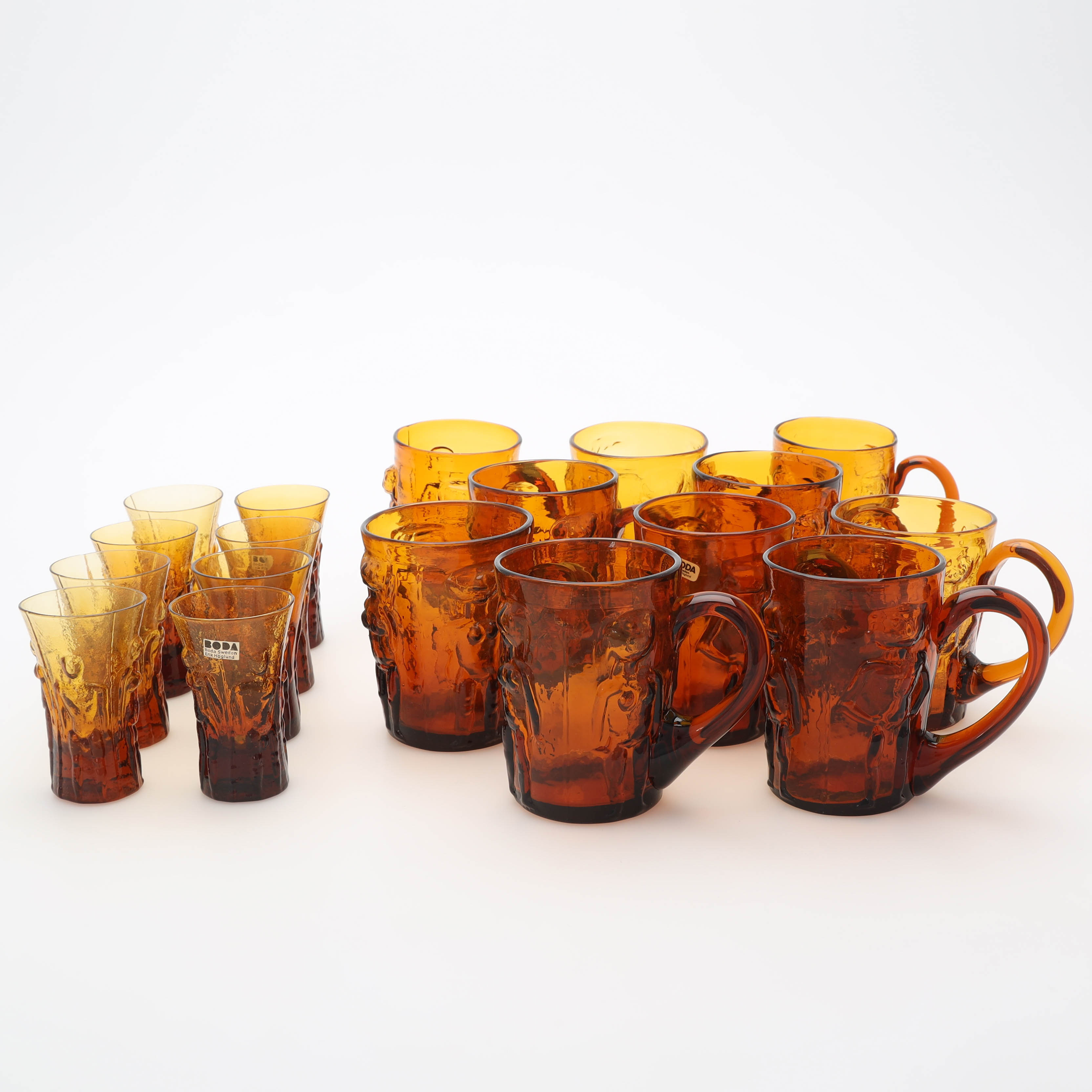 ERIK HÖGLUND. Glas, 18 st, bärnstensfärgat glas, "Adam & Eva", Boda.