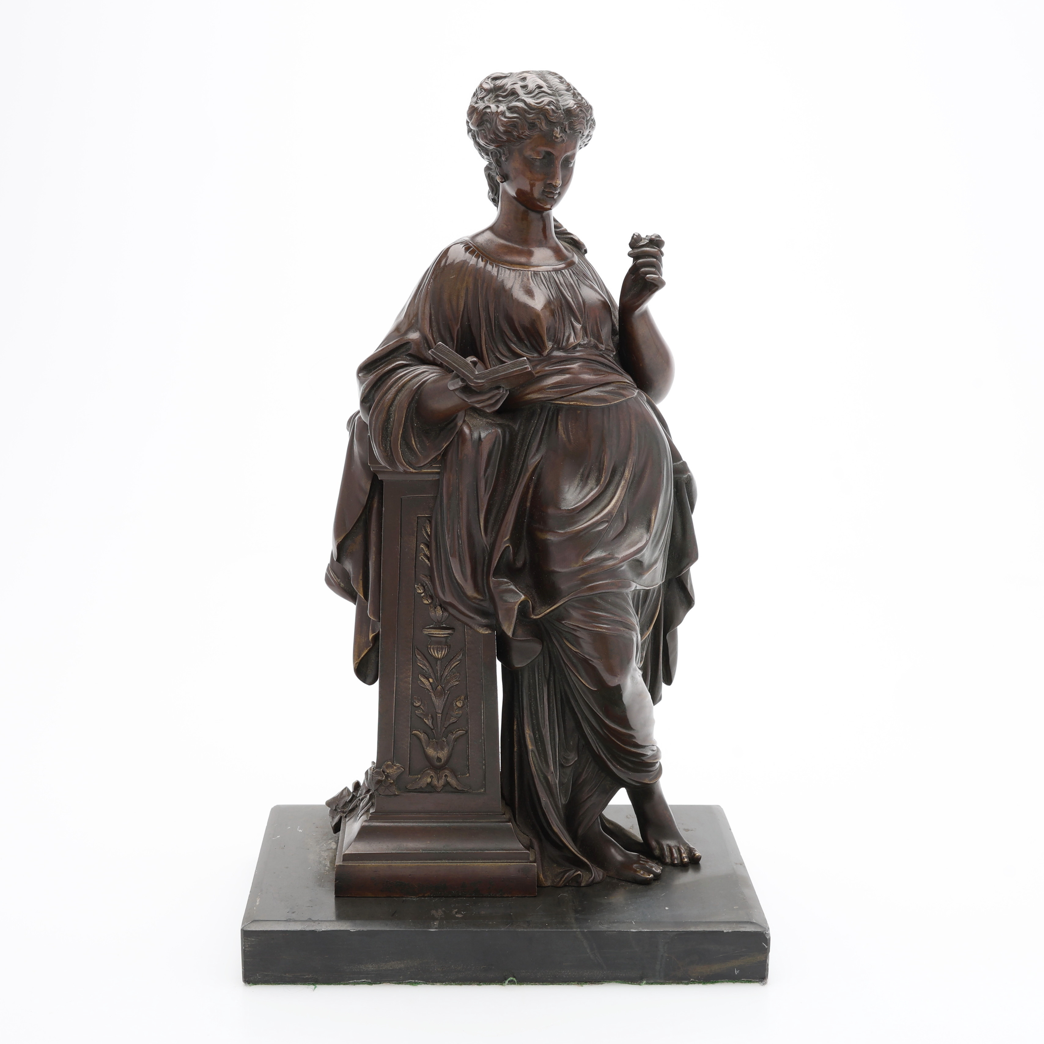 OIDENTIFIERAD KONSTNÄR, SKULPTUR, PATINERAD BRONS, KLASSICERANDE FIGUR, SIGNERAD R. MOREAU, TROLIGTVIS FRANKRIKE, 1800-TALETS SLUT.
