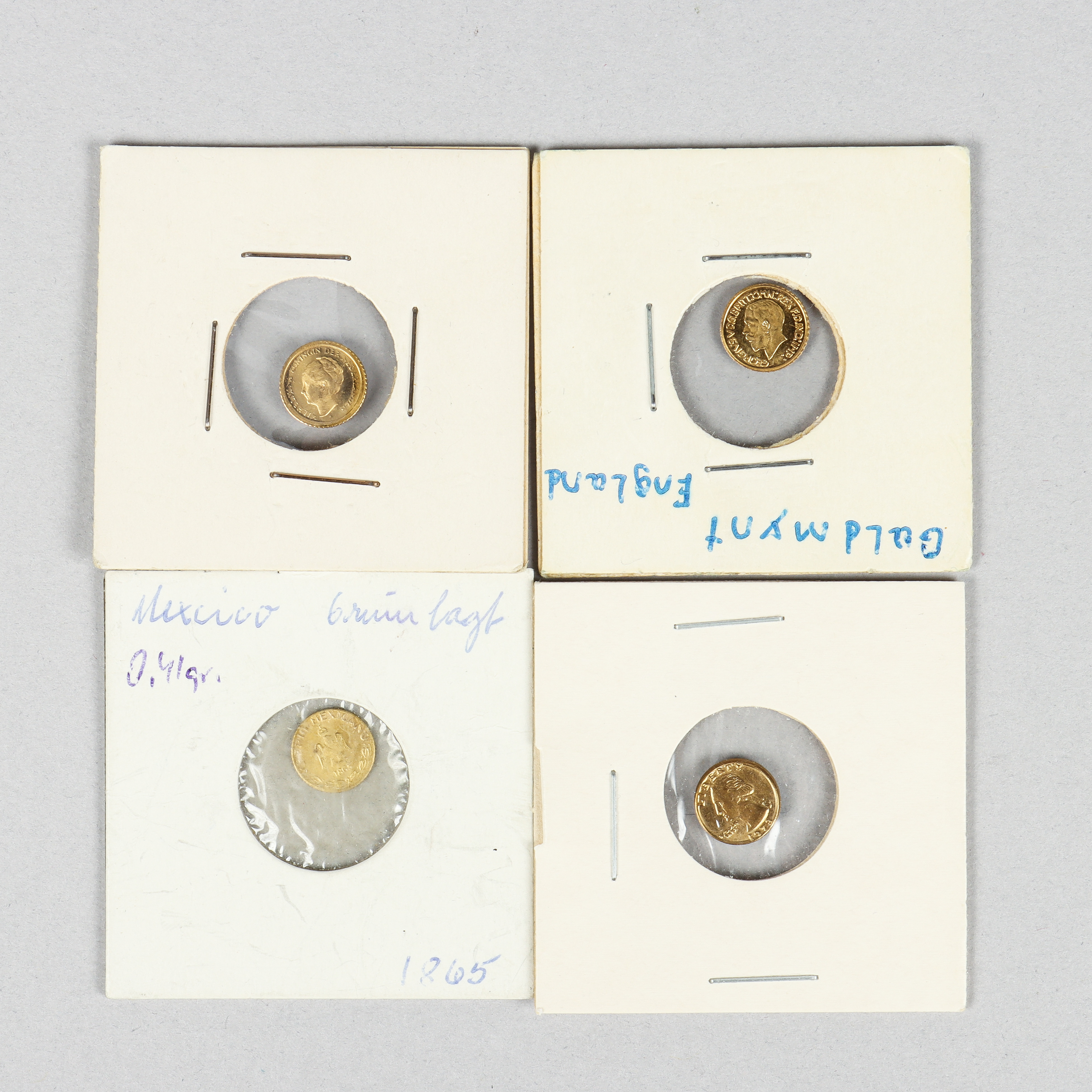 MINIATYRMYNT guld, 4 stycken.