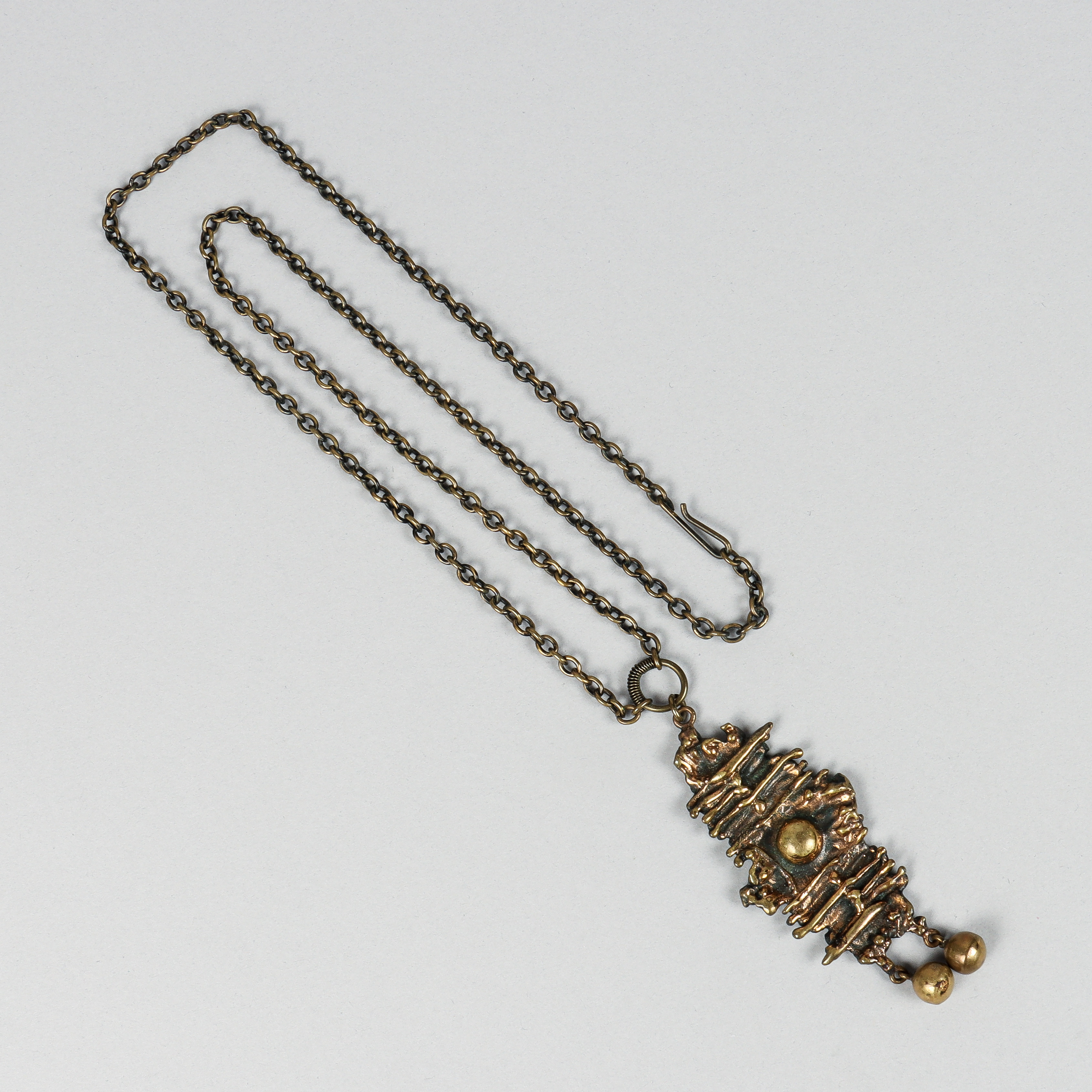 PENTTI SARPANEVA. Halsband, brons, Finland.
