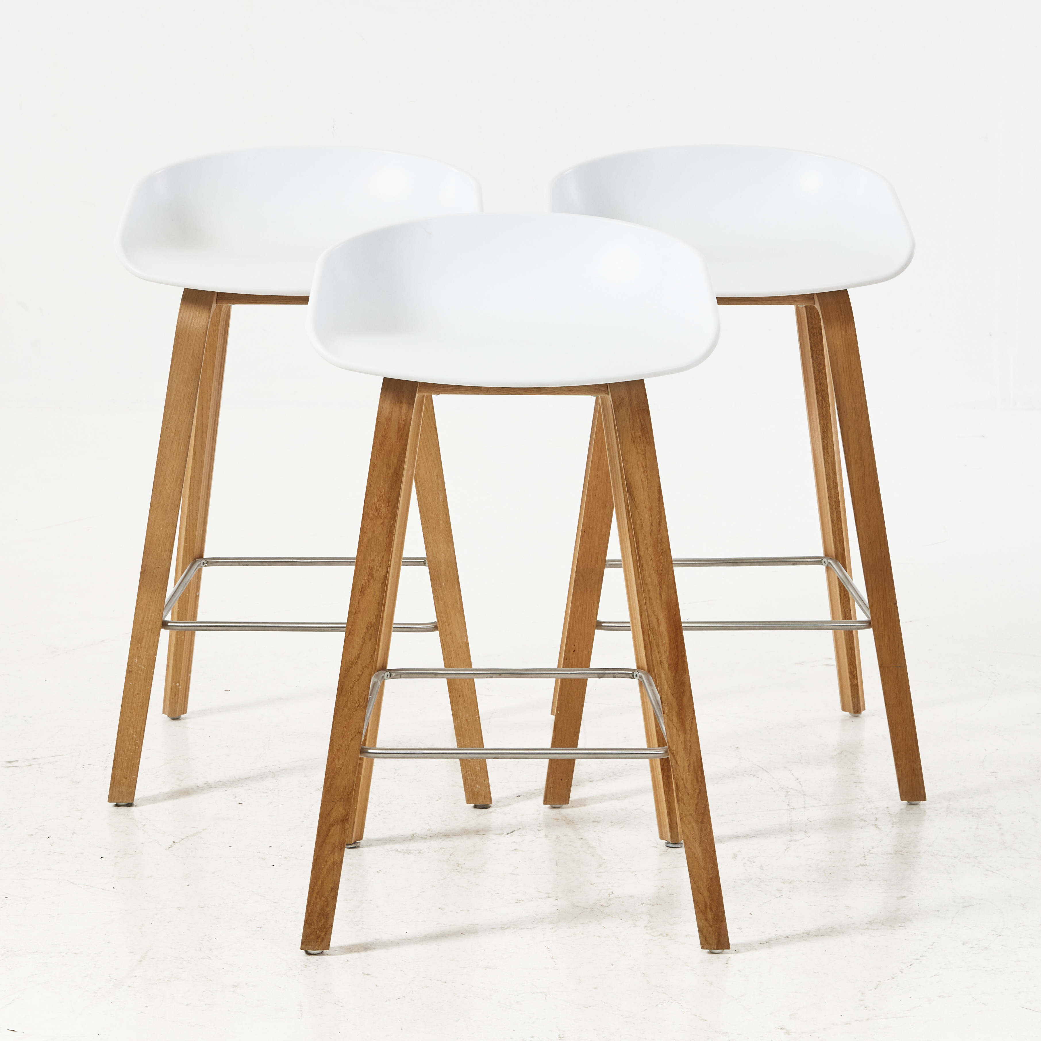 HEE WELLING. Barstolar, 3 st, "About a chair", för Hay, formpressad ek, Danmark.
