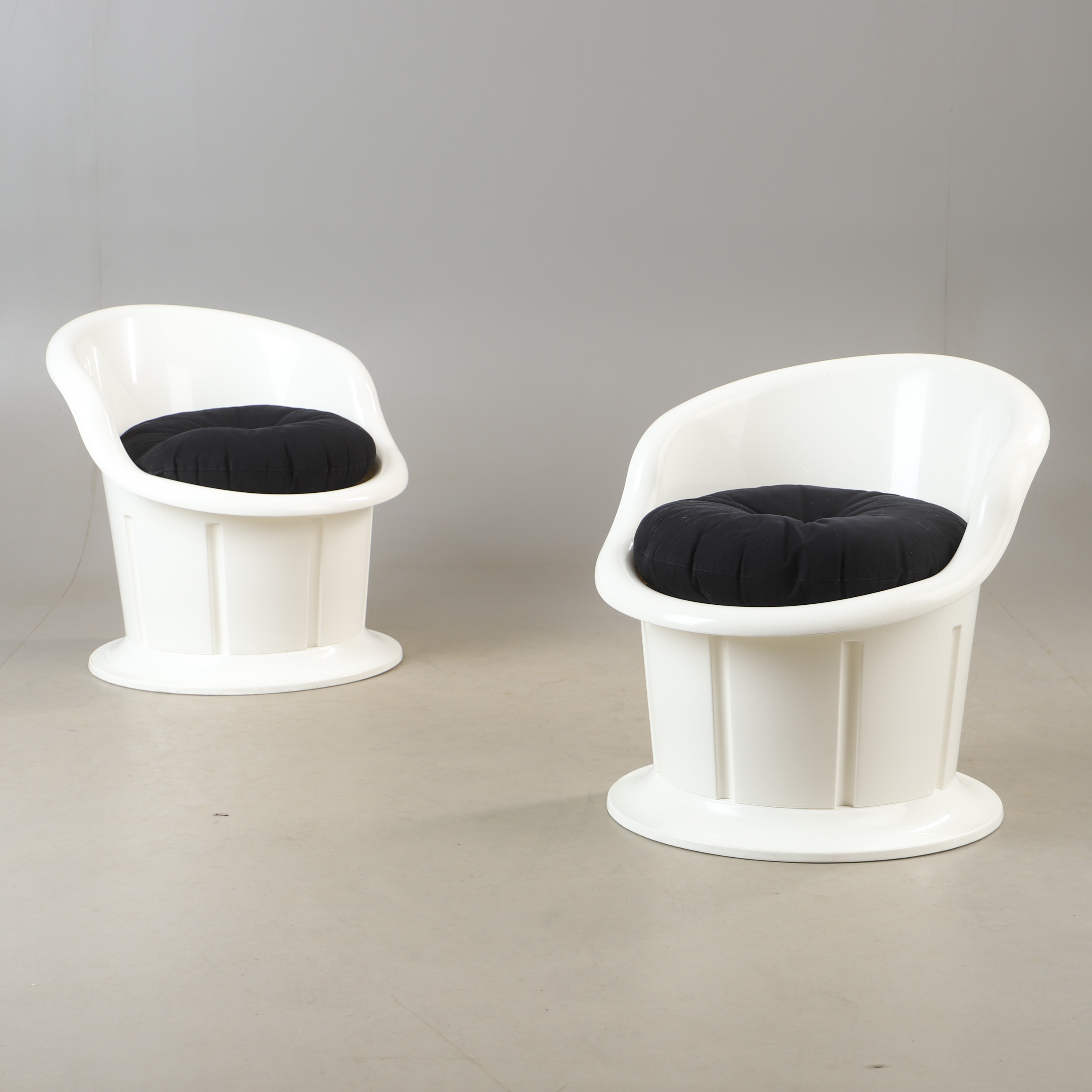 KNUT OCH MARIANNE HAGBERG. Fåtöljer, 1 par, "Popptorp", plast, IKEA, 2000-tal.