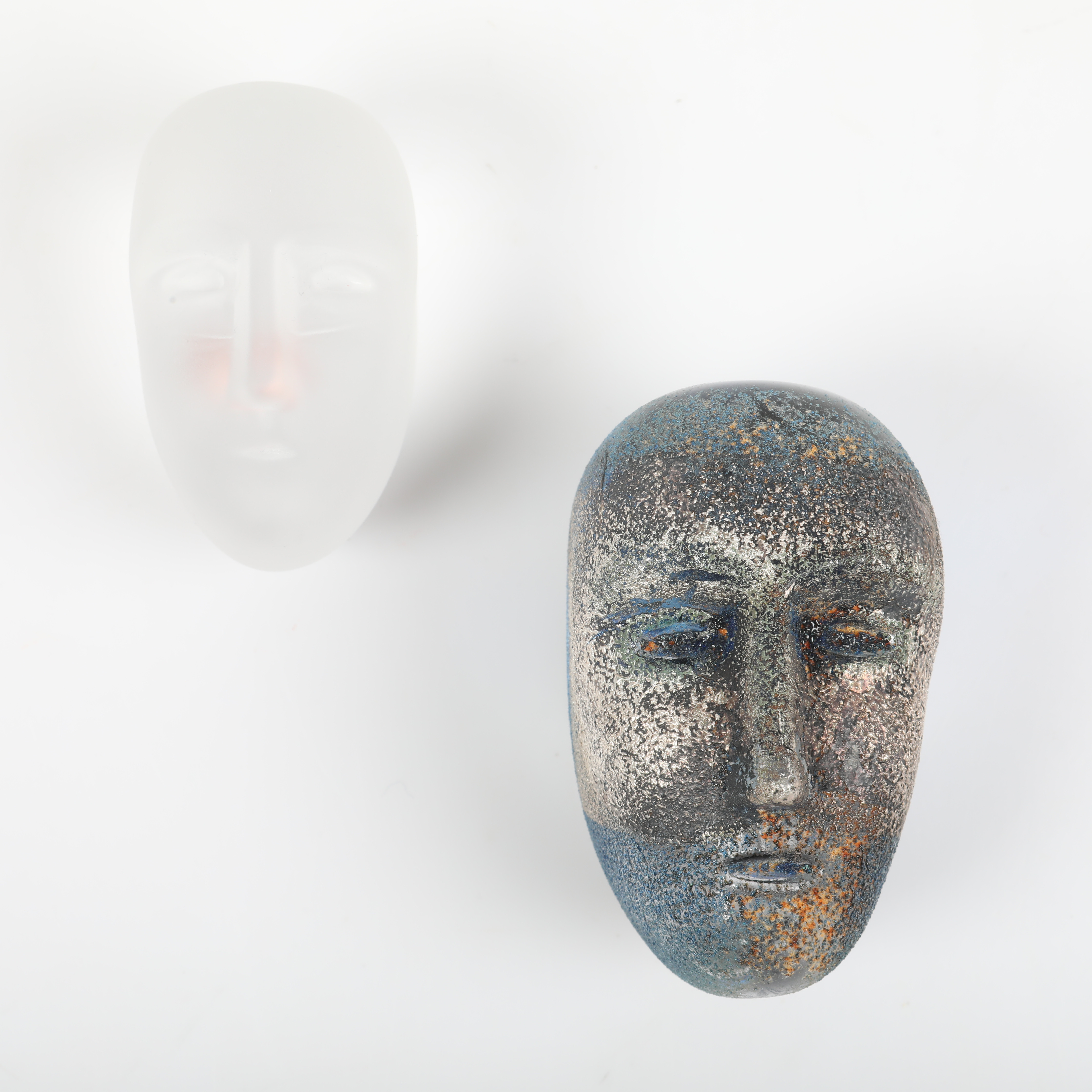 BERTIL VALLIEN. Skulpturer, 2 stycken, ur serien "Brains", glas, Kosta Boda.