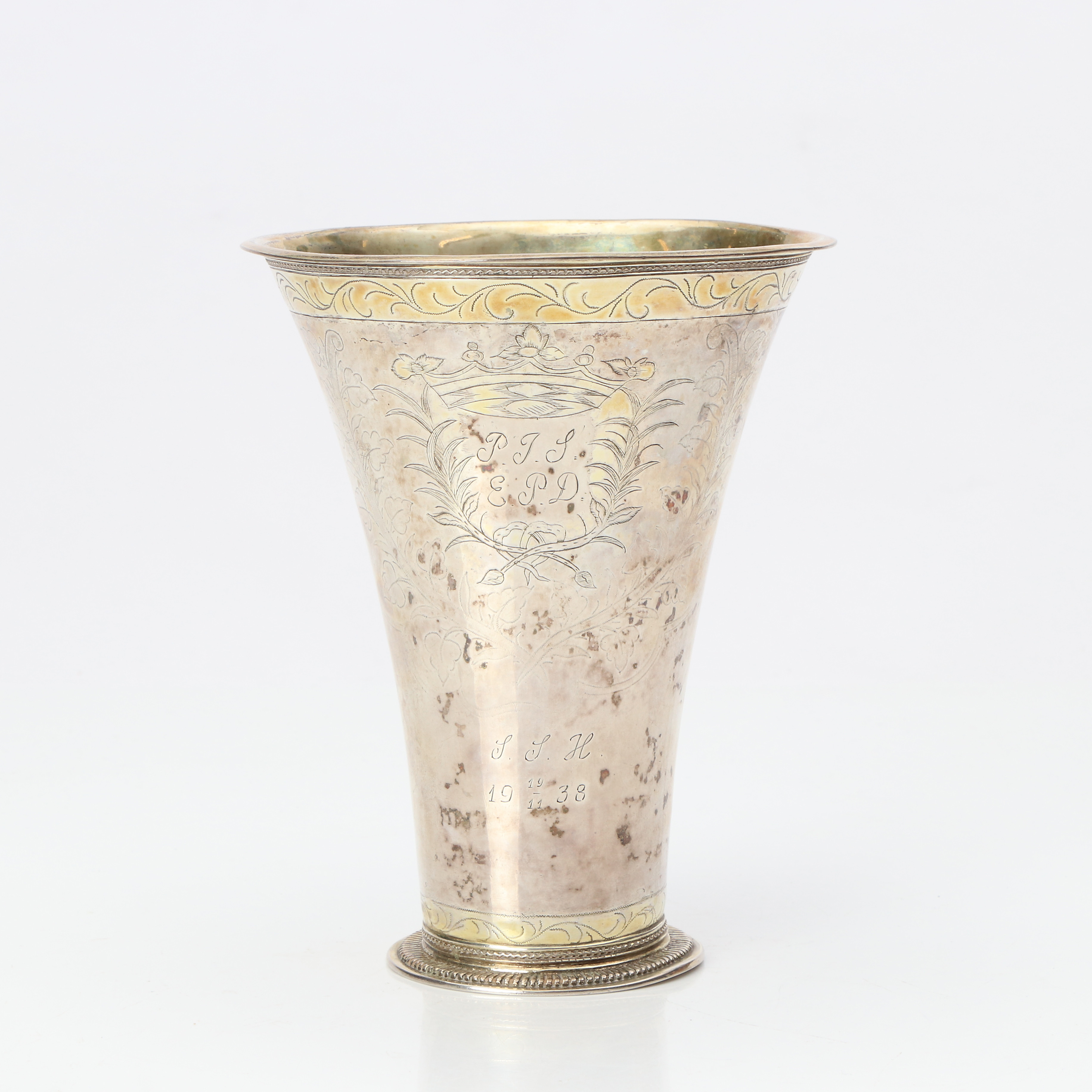 JOHAN SCHRÖDER, BÄGARE. Silver med delvis förgylld dekor. Landskrona, 1780. Vikt ca 275 gram.