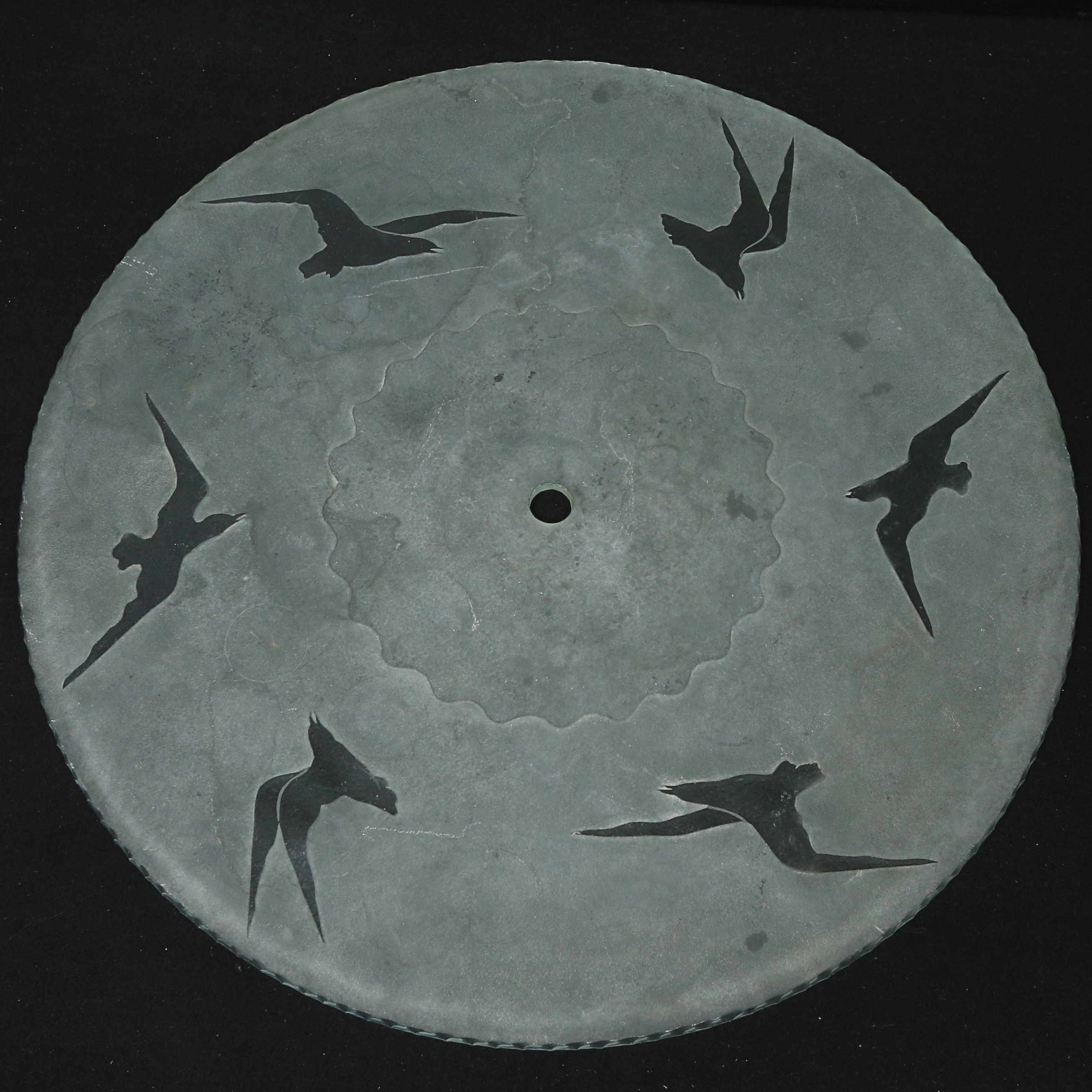 PLAFOND, etsat råglas, med dekor av svalor, Swedish Modern., 1900-talets första hälft.