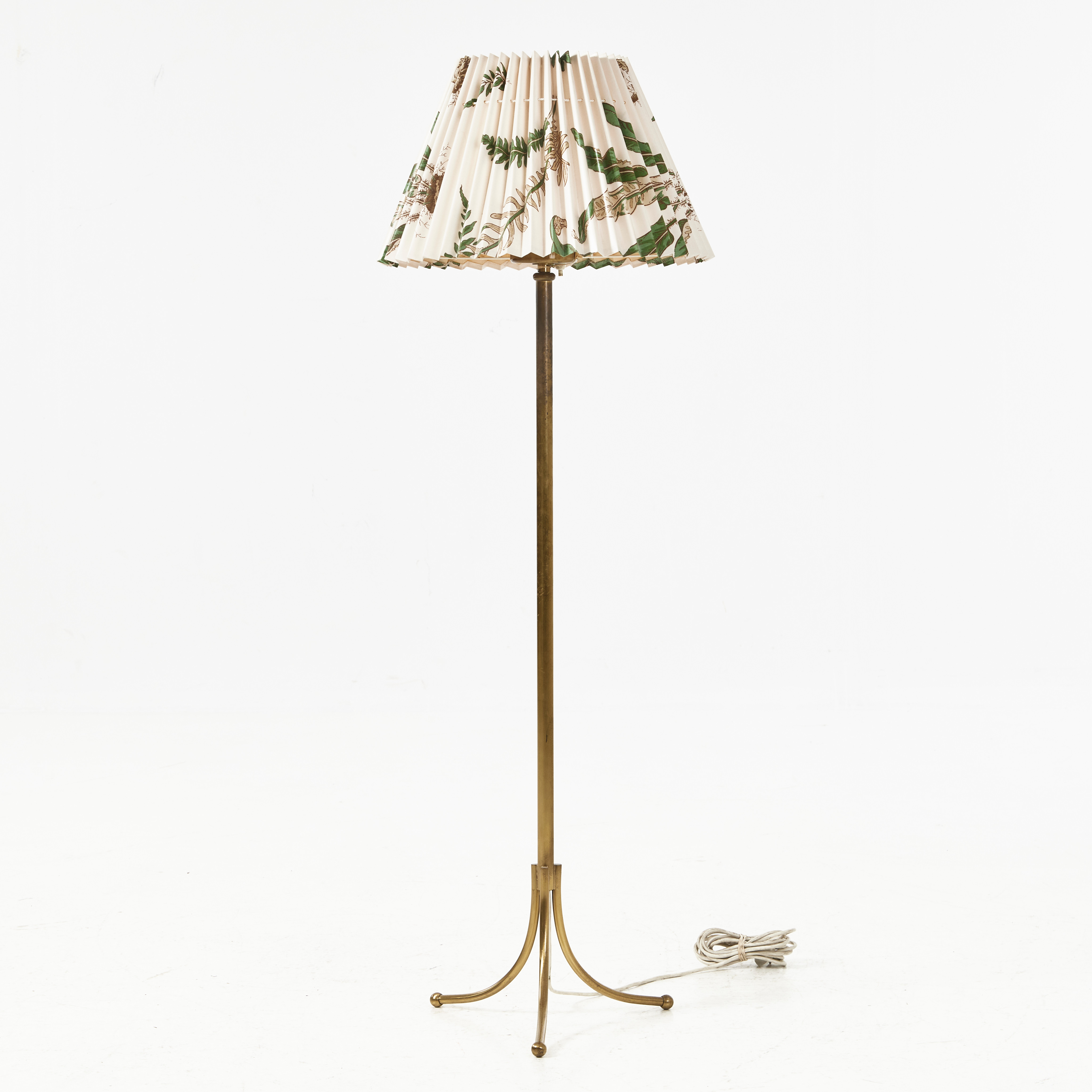JOSEF FRANK. Golvlampa, modell G 2326, Firma Svenskt Tenn, mässing.