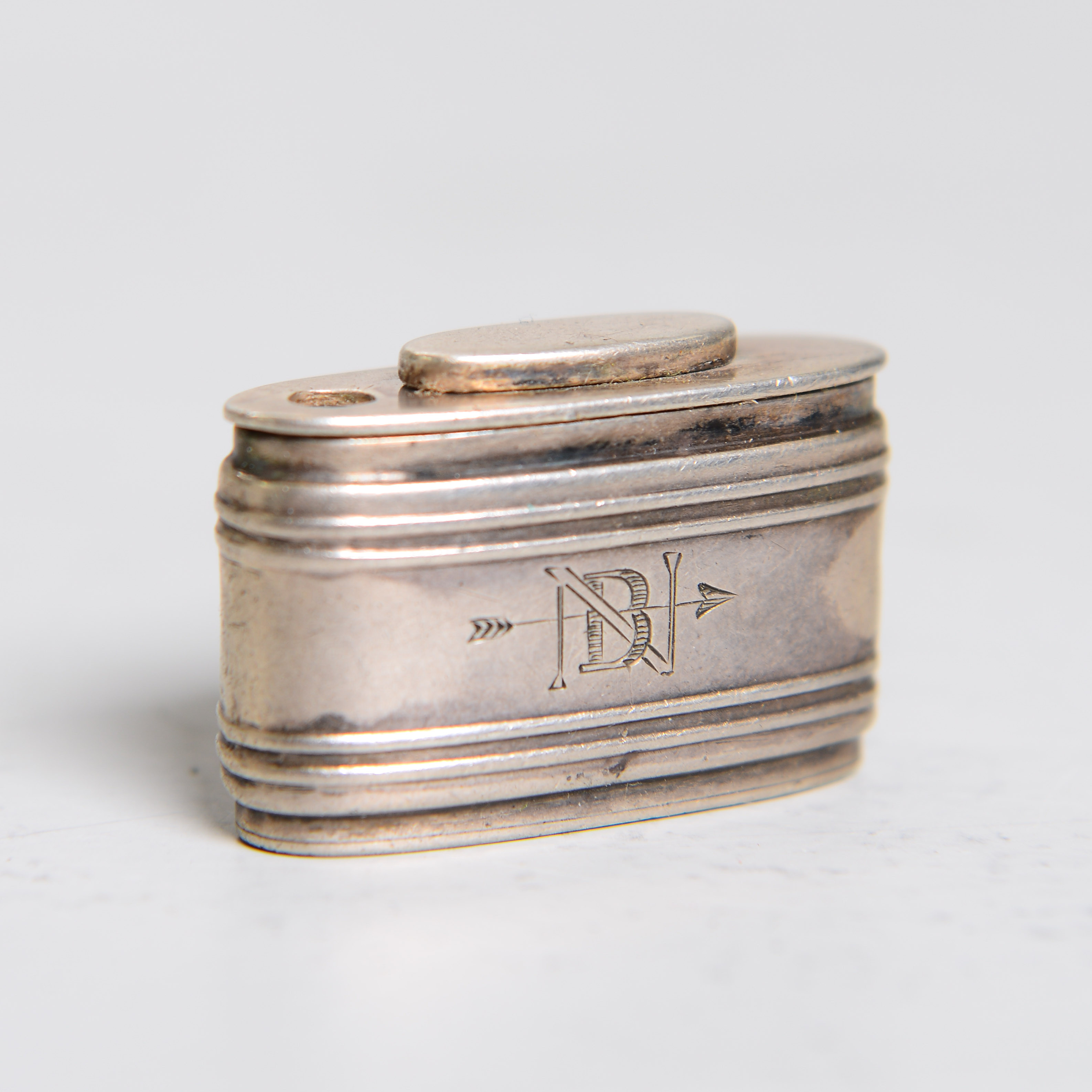 PILLERDOSA, silver, CG Hallberg, Stockholm, 1948.