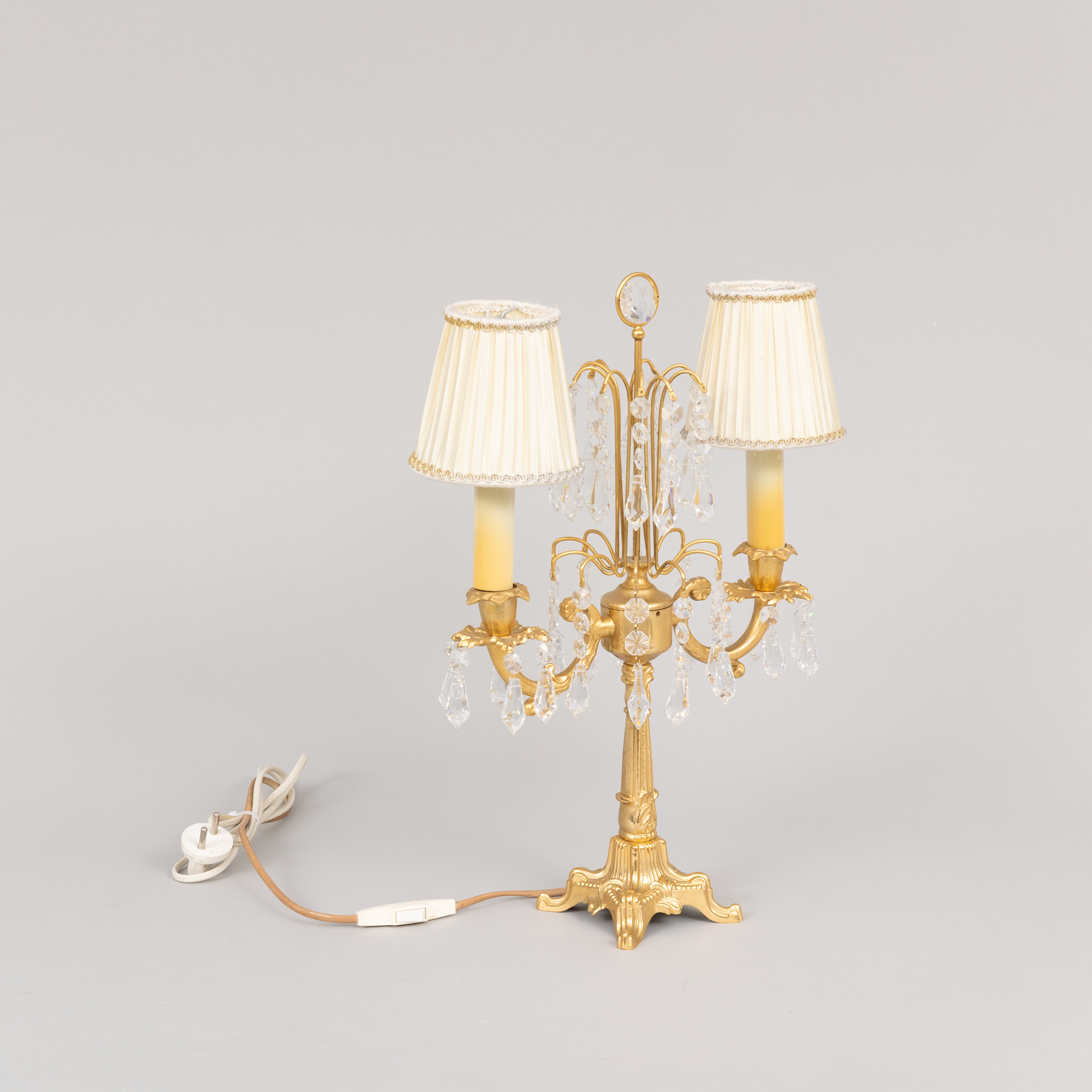 BORDSLAMPA, metall/prismor, Reijmyre Armaturfabrik / RAF, 1900-talets senare del.