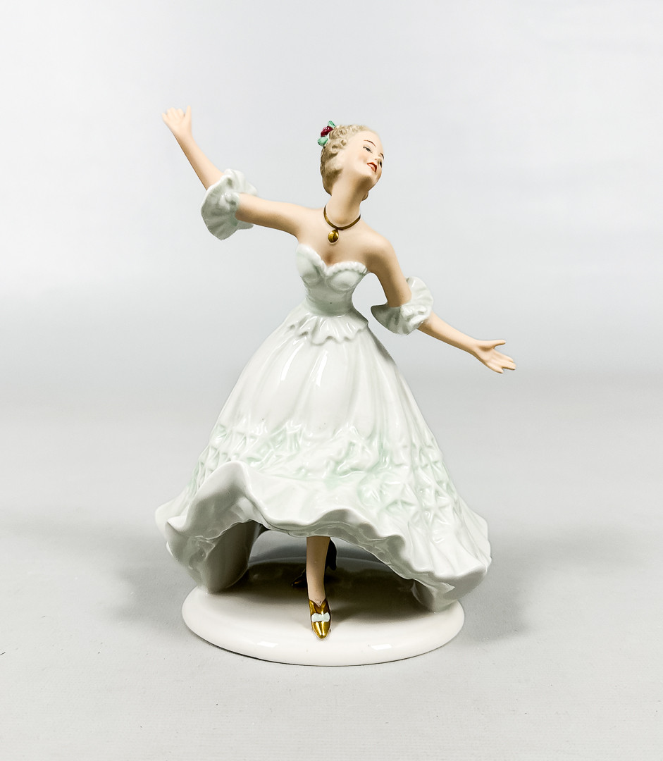 FIGURIN, porslin, "Dansande kvinna", Wallendorf Tyskland.