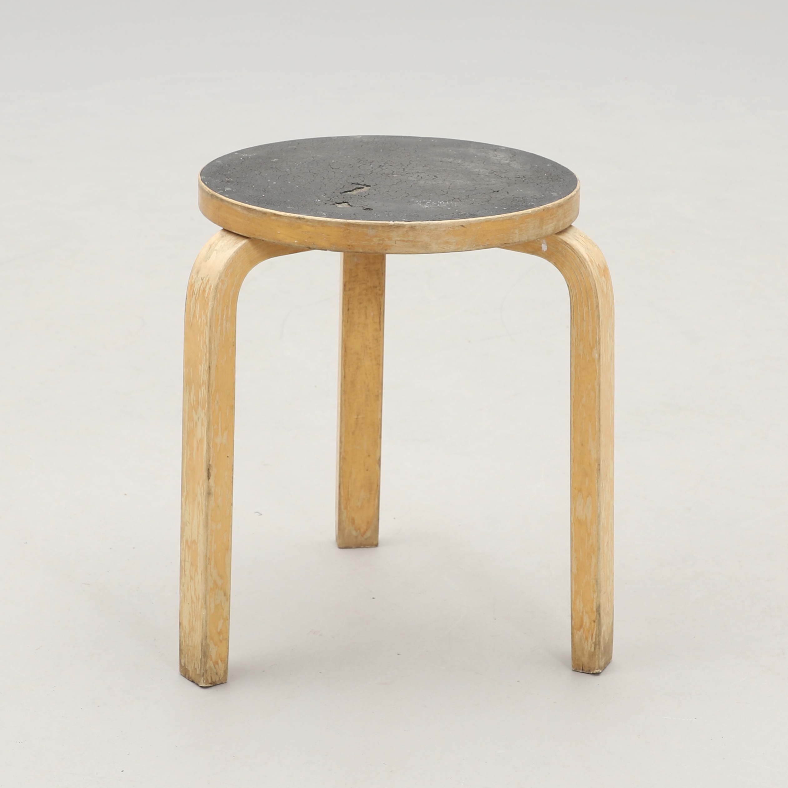 ALVAR AALTO. Pall, modell 60, Artek.