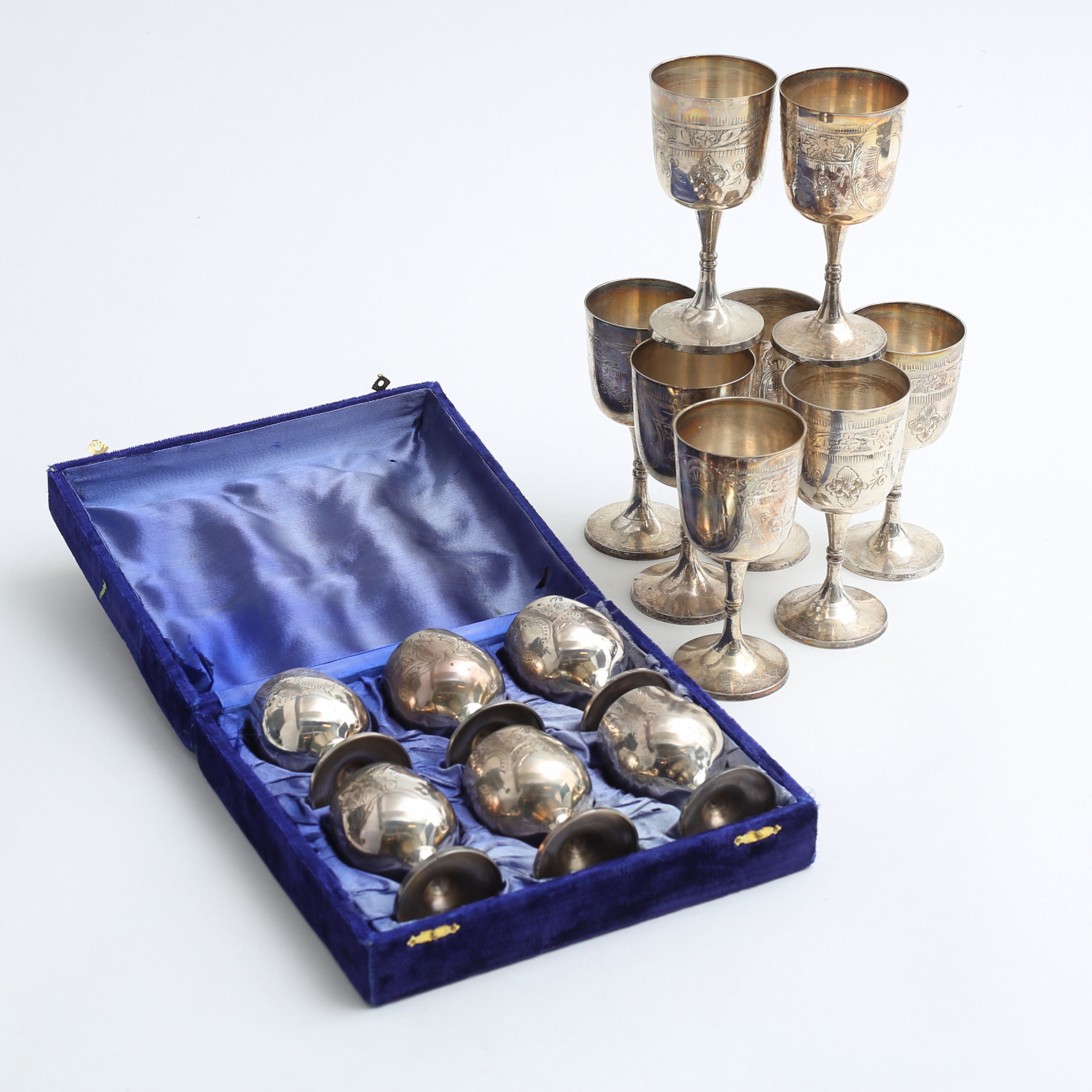 DRICKSGLAS, nysilver, 14 delar, 1900-talets senare del.