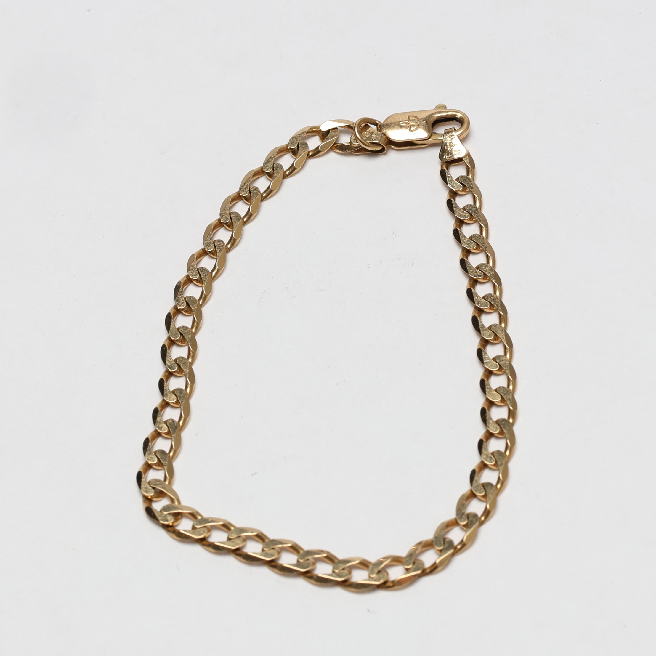 ARMBAND. 18k guld, vikt ca 6,49 g.