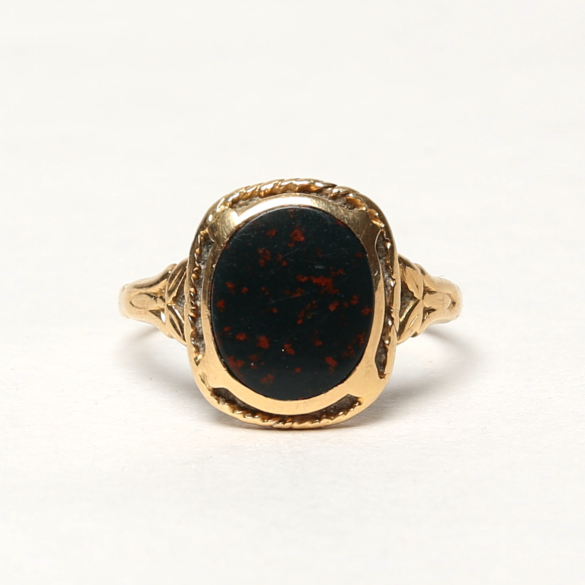 RING, med sten, 18 k, guld.