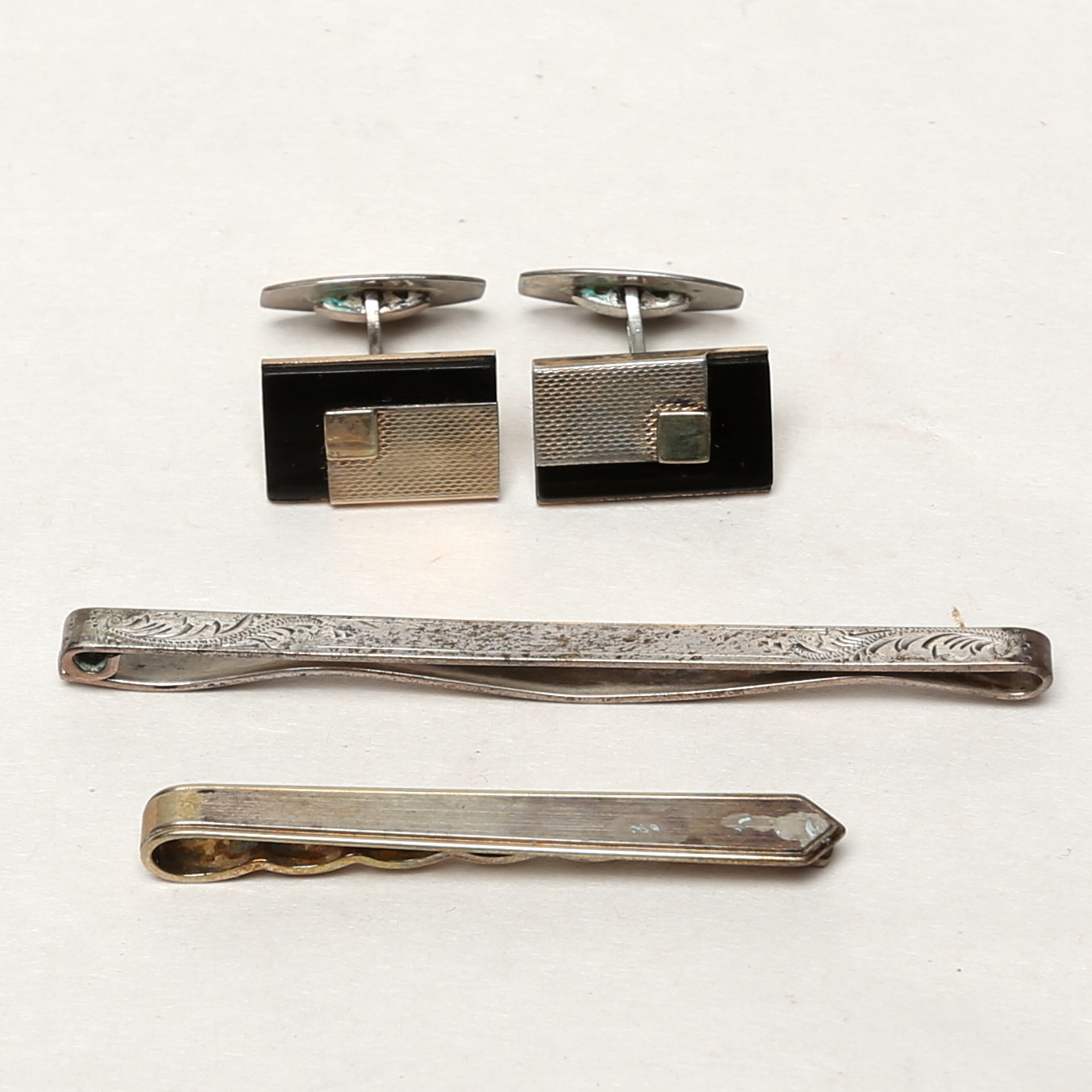 MANSCHETTKNAPPAR, 1 par, SLIPSNÅLAR 2 st, silver.