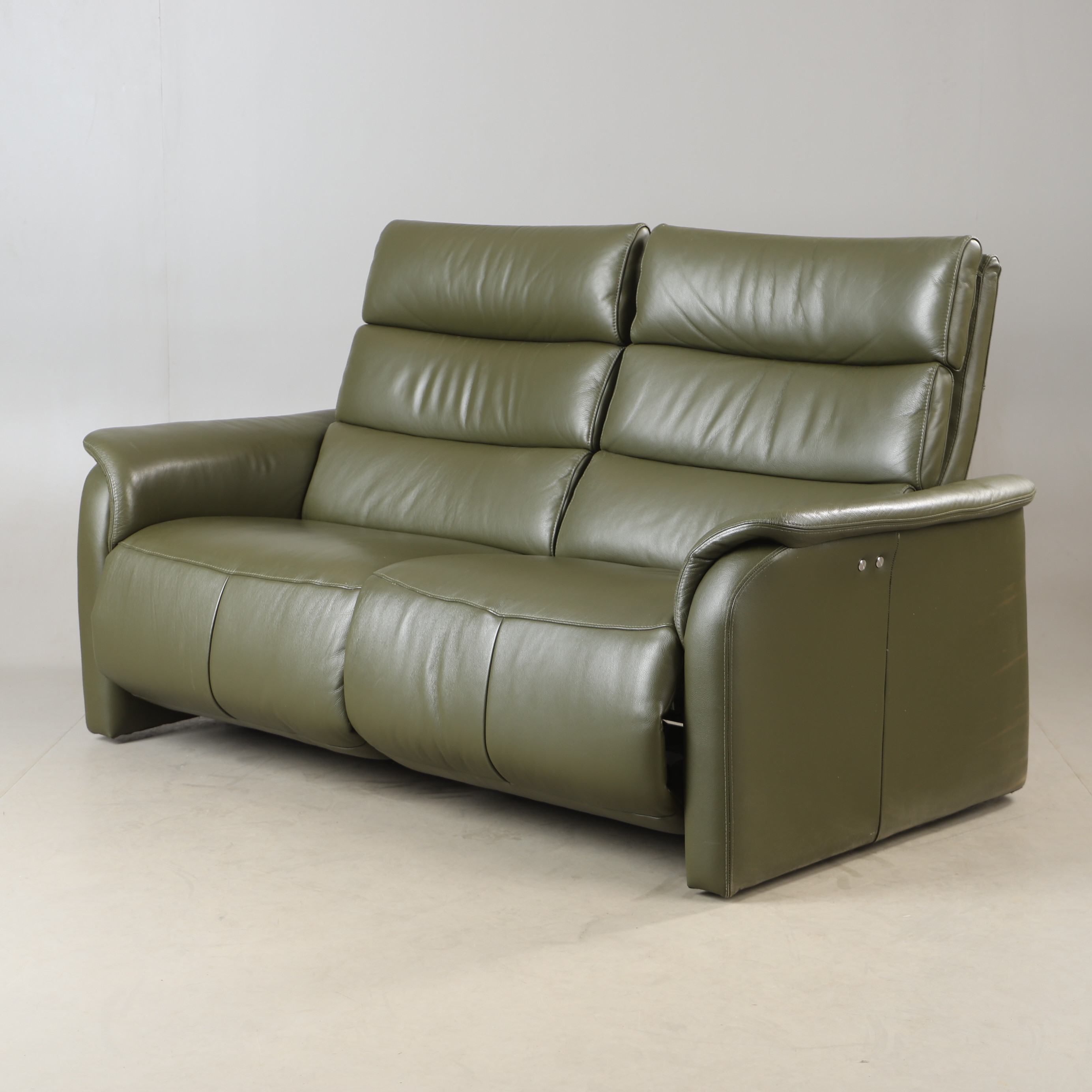 SOFFA, s.k recliner, skinnklädsel, Hjort Knudsen, Danmark.