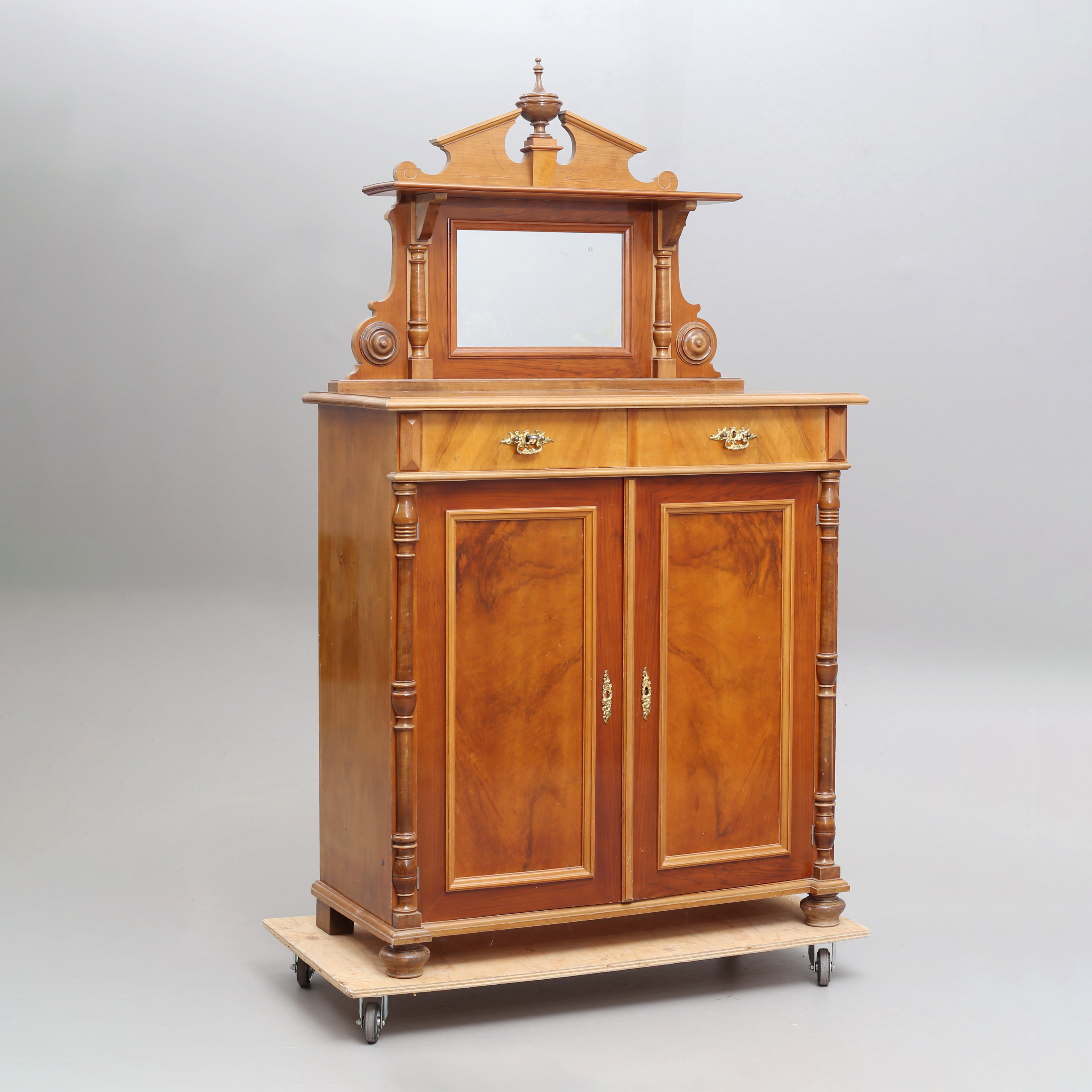 SPEGELSKÄNK, nyrenässans, 1800/1900-tal.
