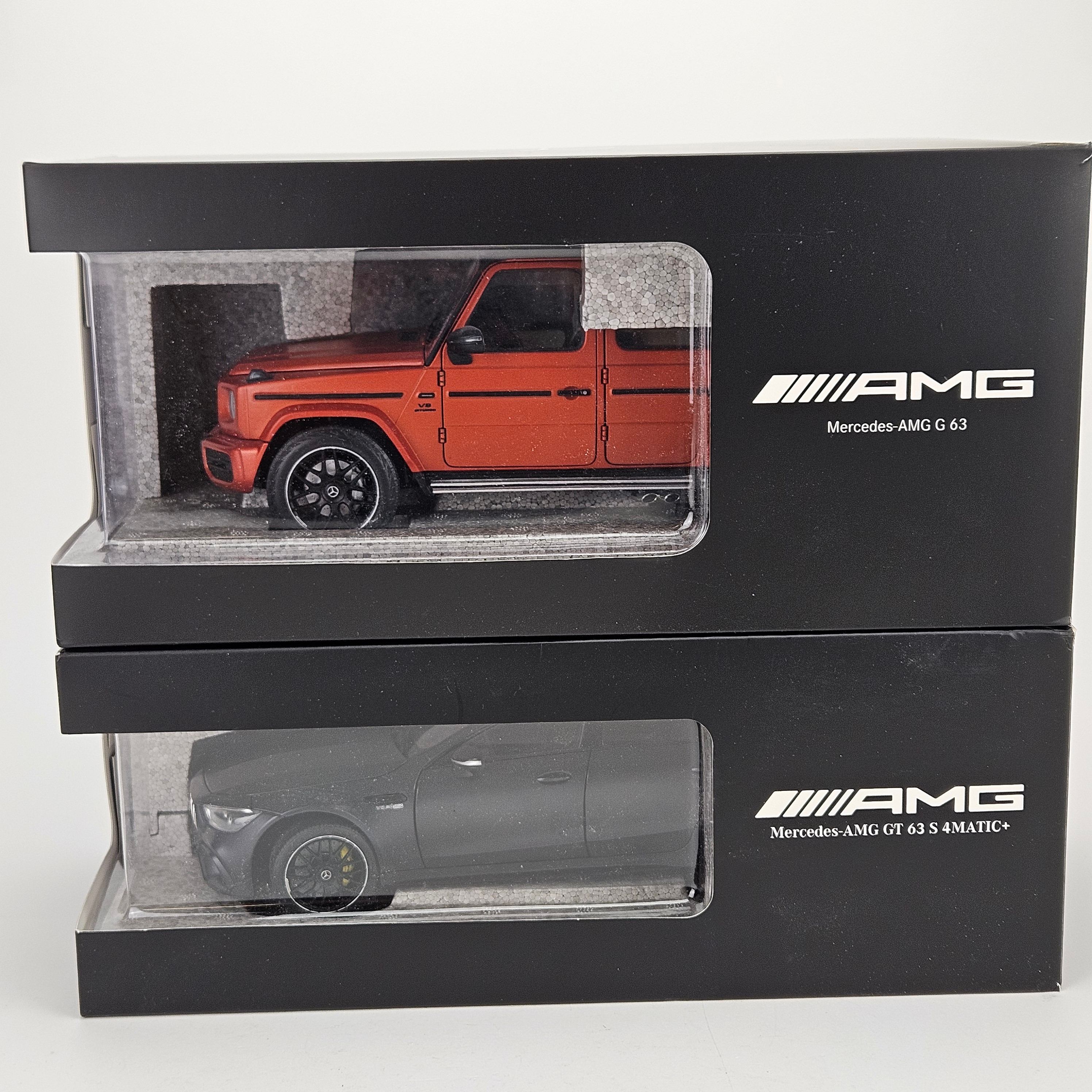 MODELLBILAR, 2 st, Mercedes-benz, skala 1:18, Pauls Model, Kina.