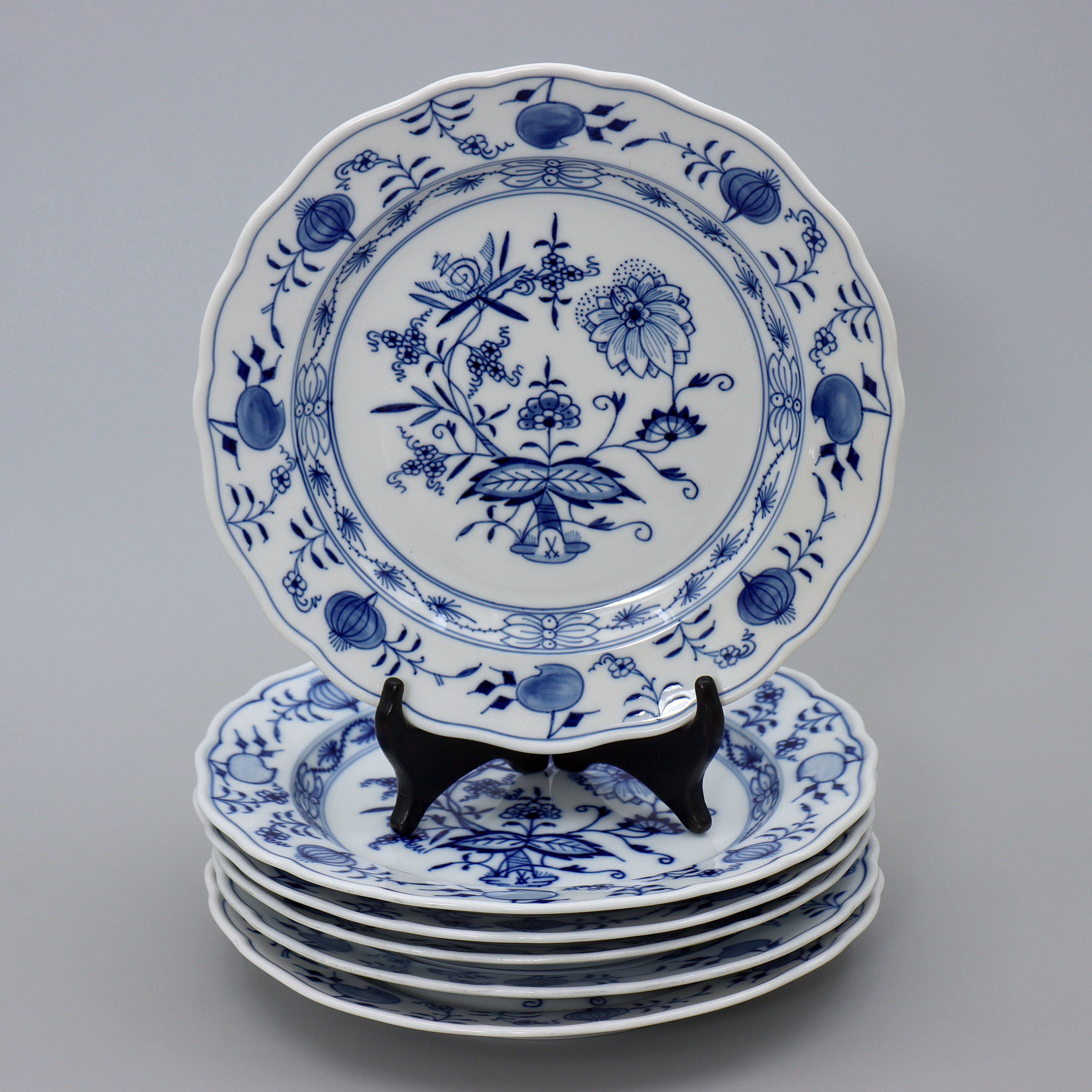 MEISSEN, 6 ASSIETTER "LÖKMÖNSTRET".