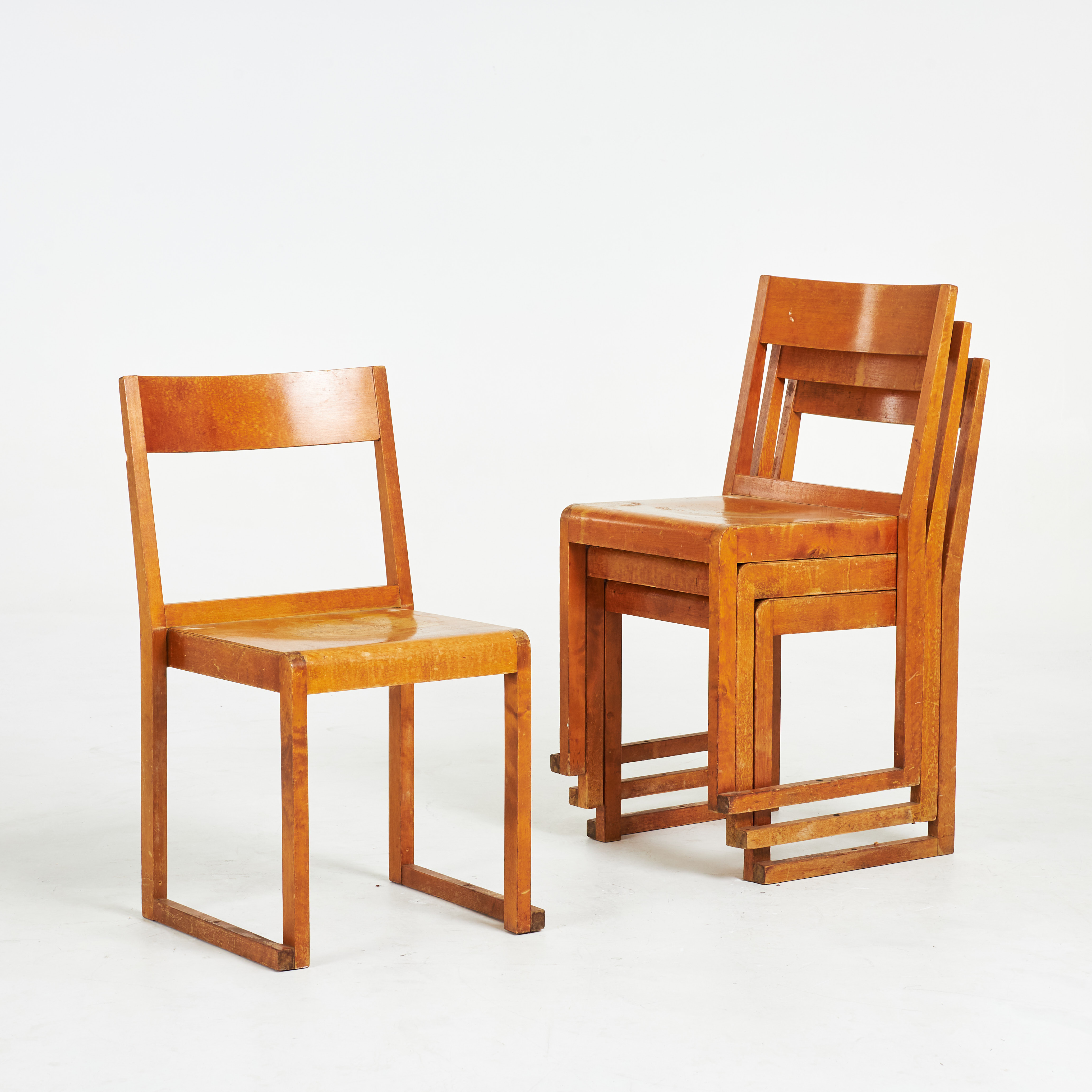 SVEN MARKELIUS. 4 st, "Orkesterstolen", Svenska Möbelfabrikerna Bodafors, skiktlimmad formpressad björk, stämpelmärkta SMF, 1940 tal.