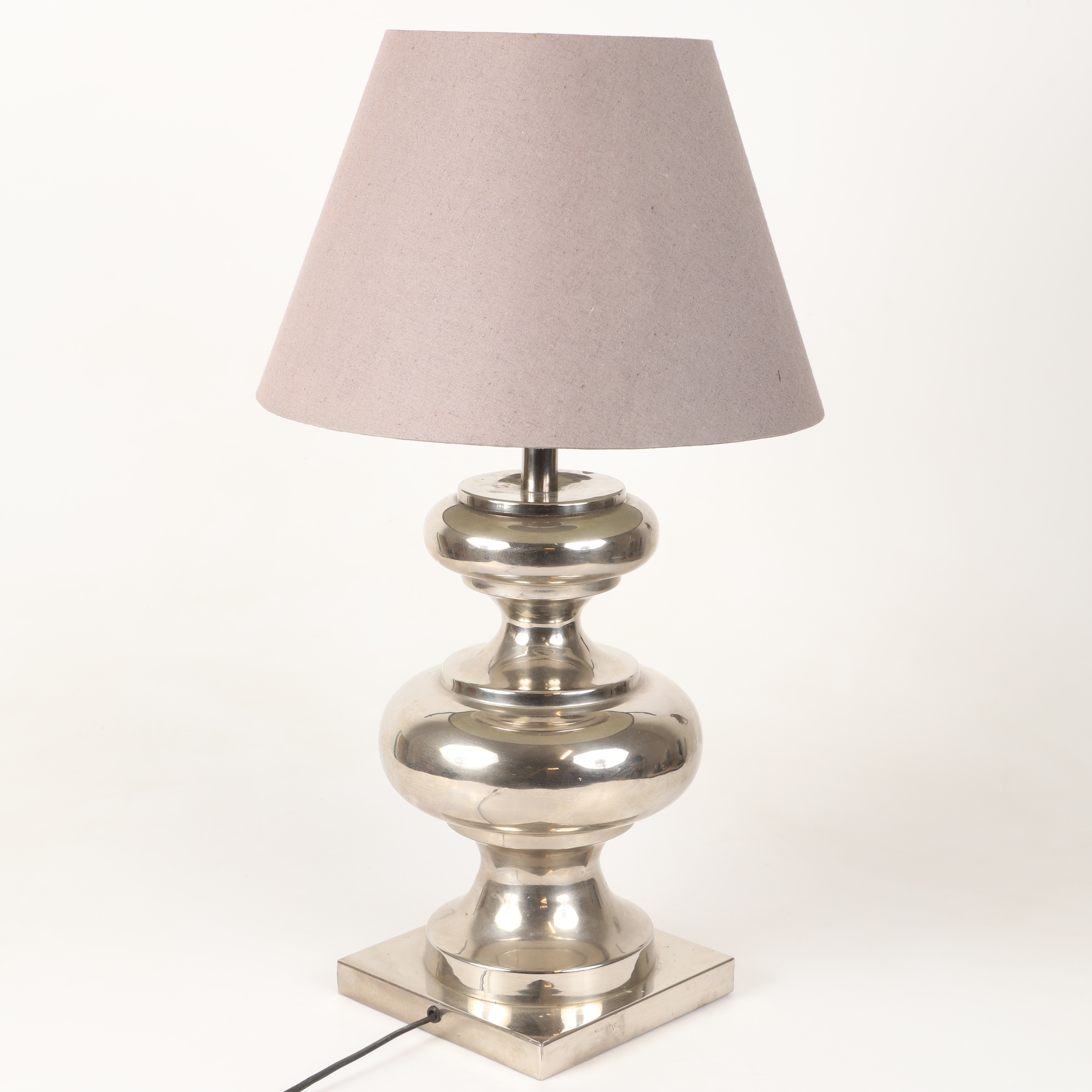 BORDSLAMPA, försilvrad metall, 1900-talets senare del.