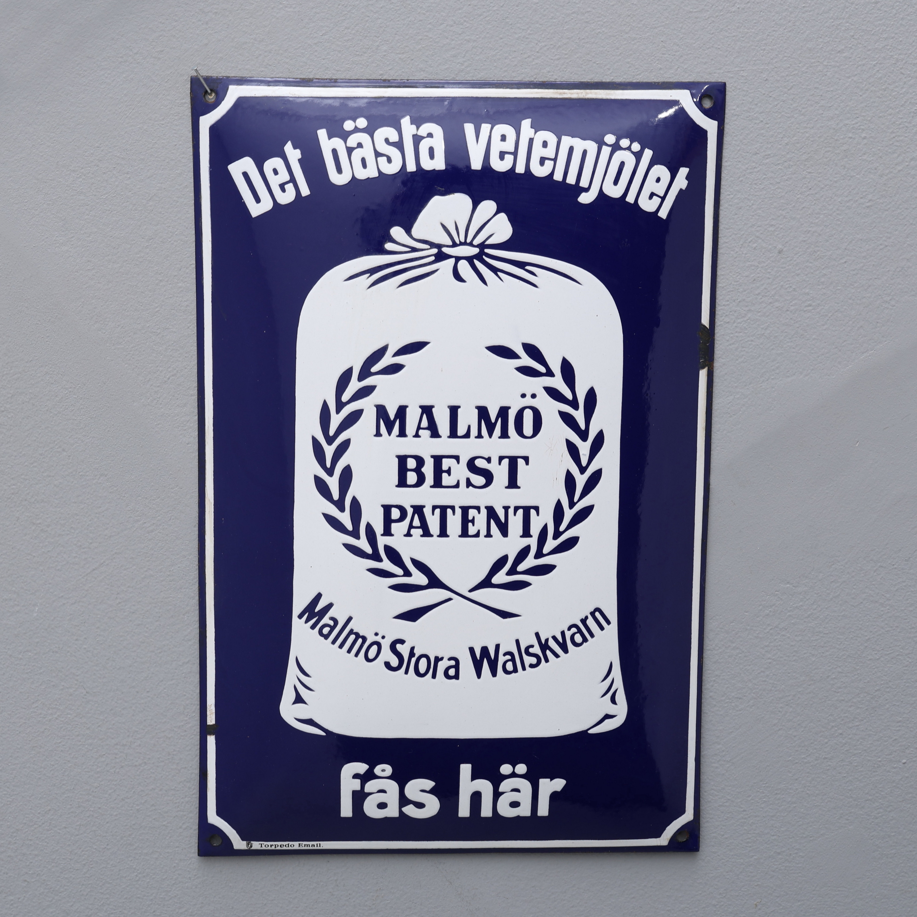 EMALJSKYLT, 'Malmö Stora Walskvarn', 1910-tal Torpedo Email/Frankfurter Emaillierwerke.