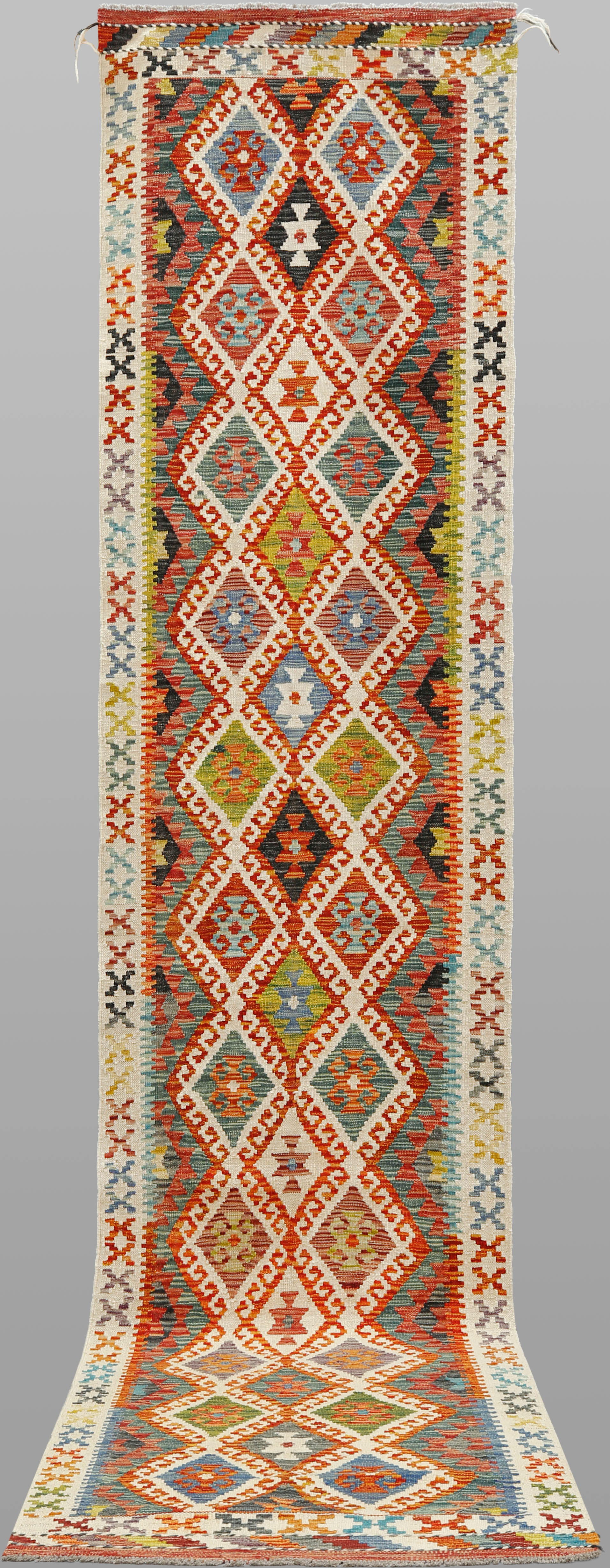 MATTA, gallerimodell, Kelim, cirka 386 x 83 cm.
