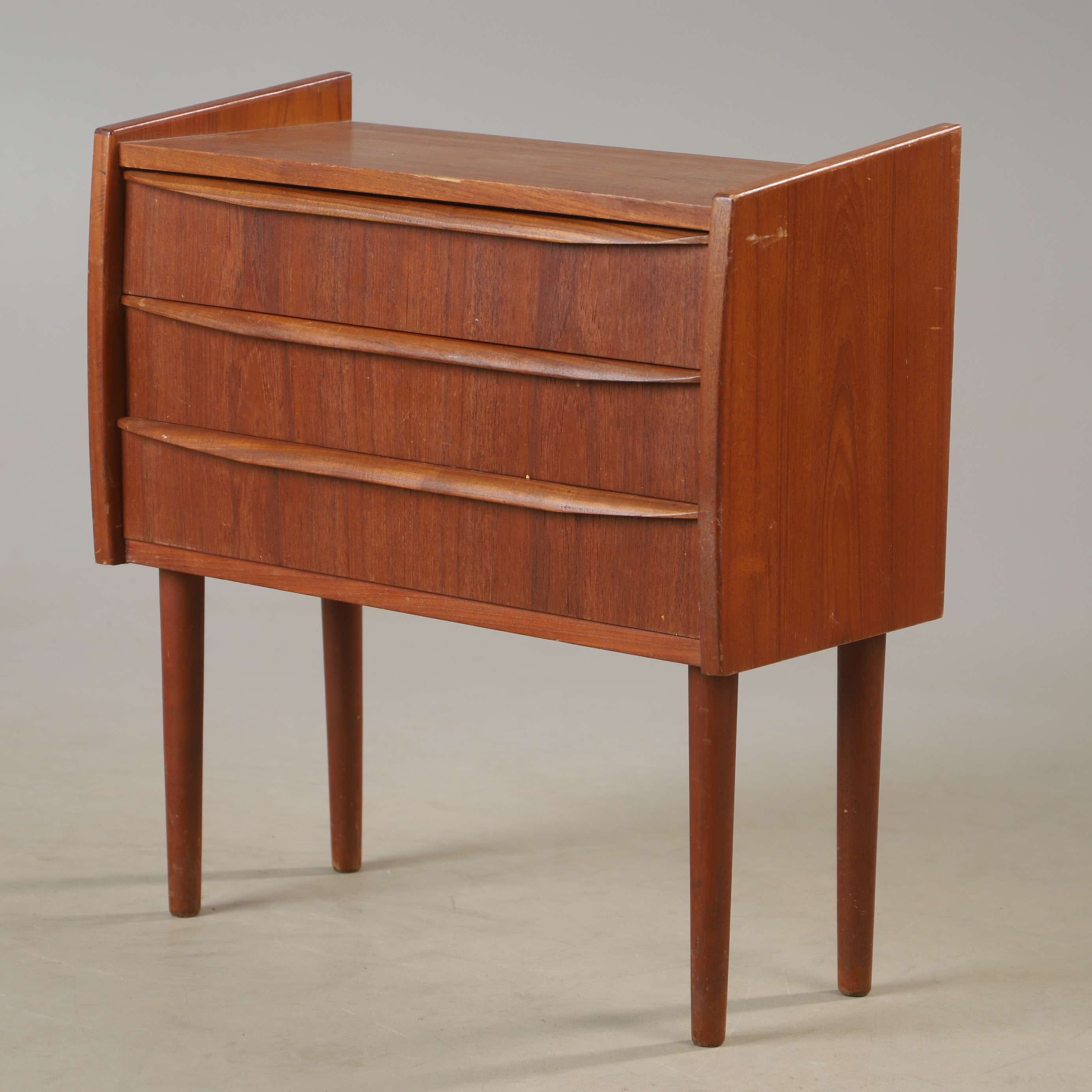 BYRÅ, 3-lådig, teak, 1900-talets mitt.