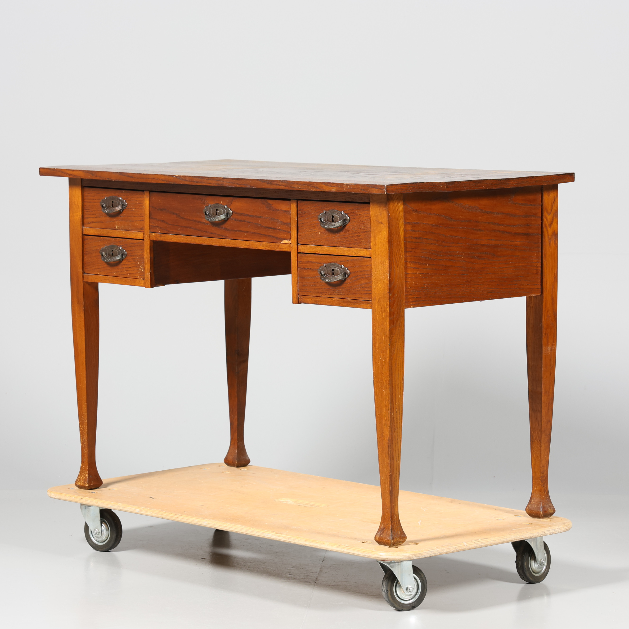 SKRIVBORD, jugend, 1900-talets första hälft.