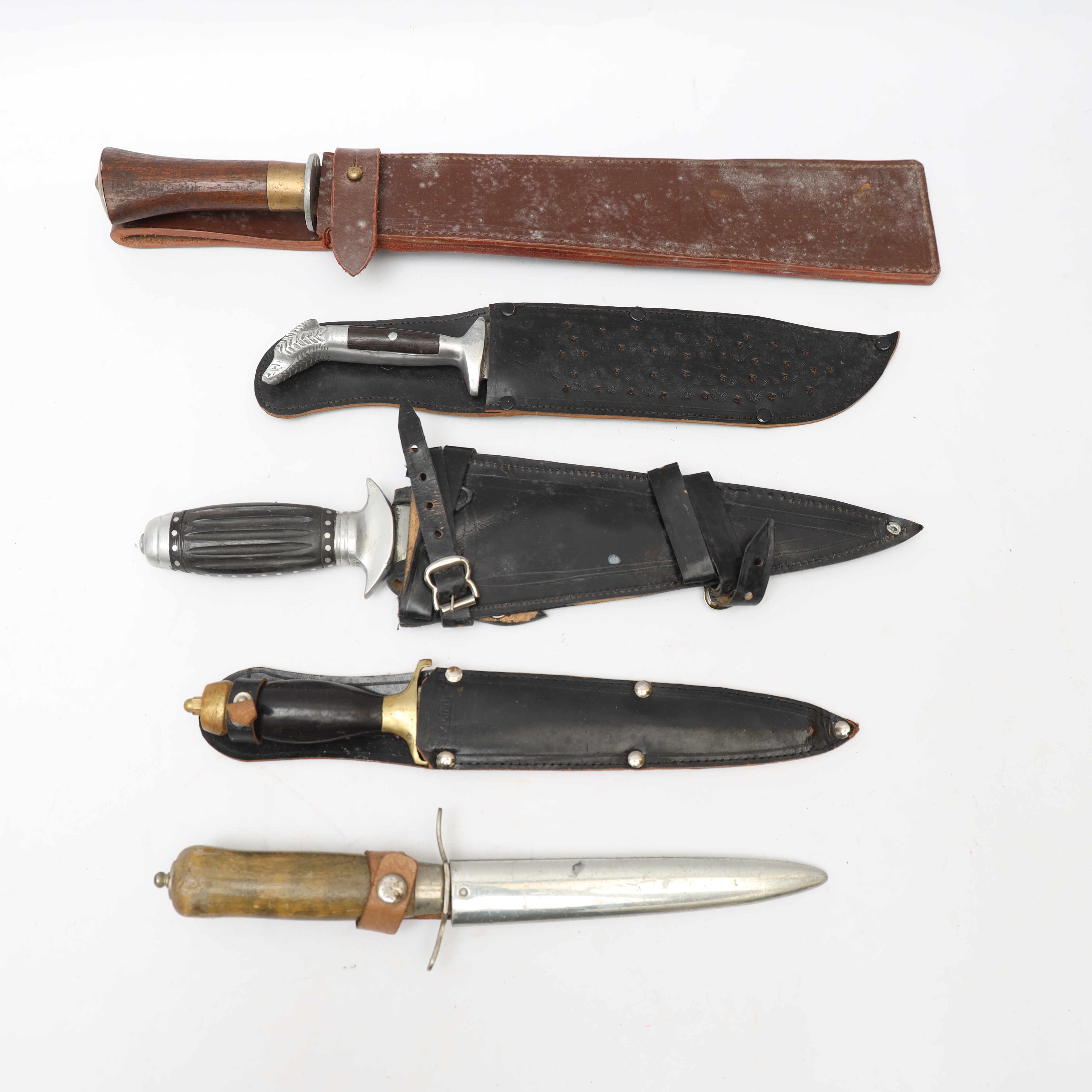 KNIVAR 5 delar, 1900-tal, mässing, skuret trä, förnicklad metall med mera.