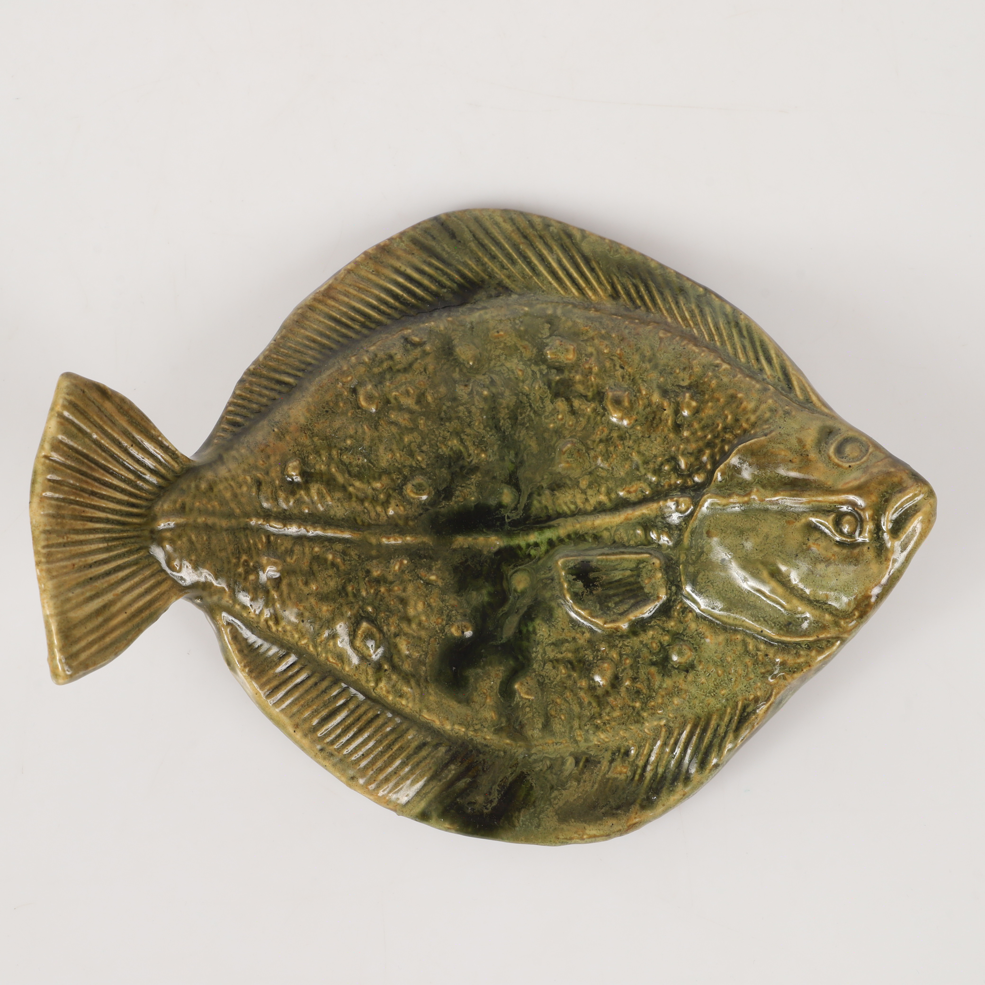 ERIK ENGQVIST. Figurin, fisk, glaserat stengods, signerad.