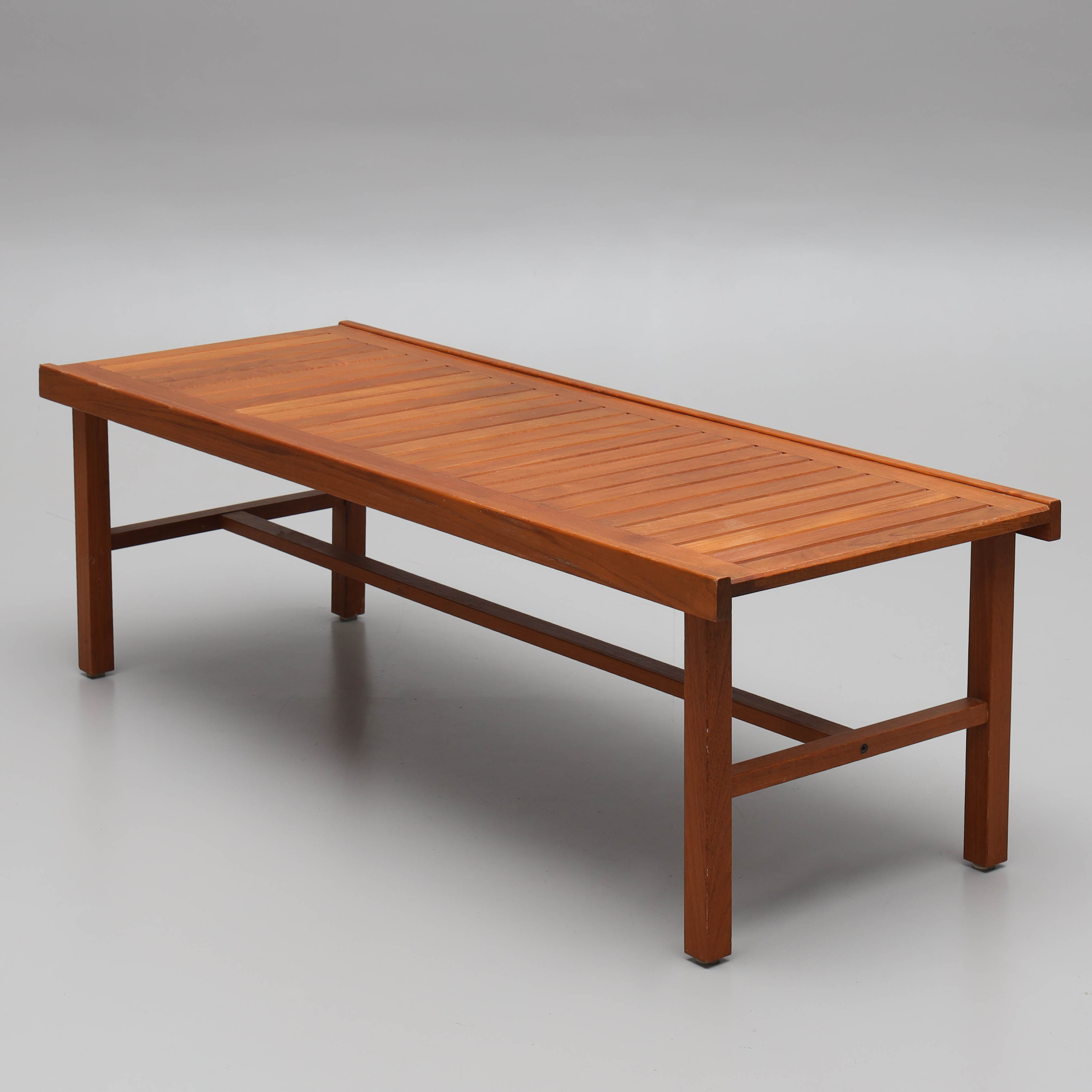 BÄNK/BORD, fanerad i teak, 1900-talets mitt.