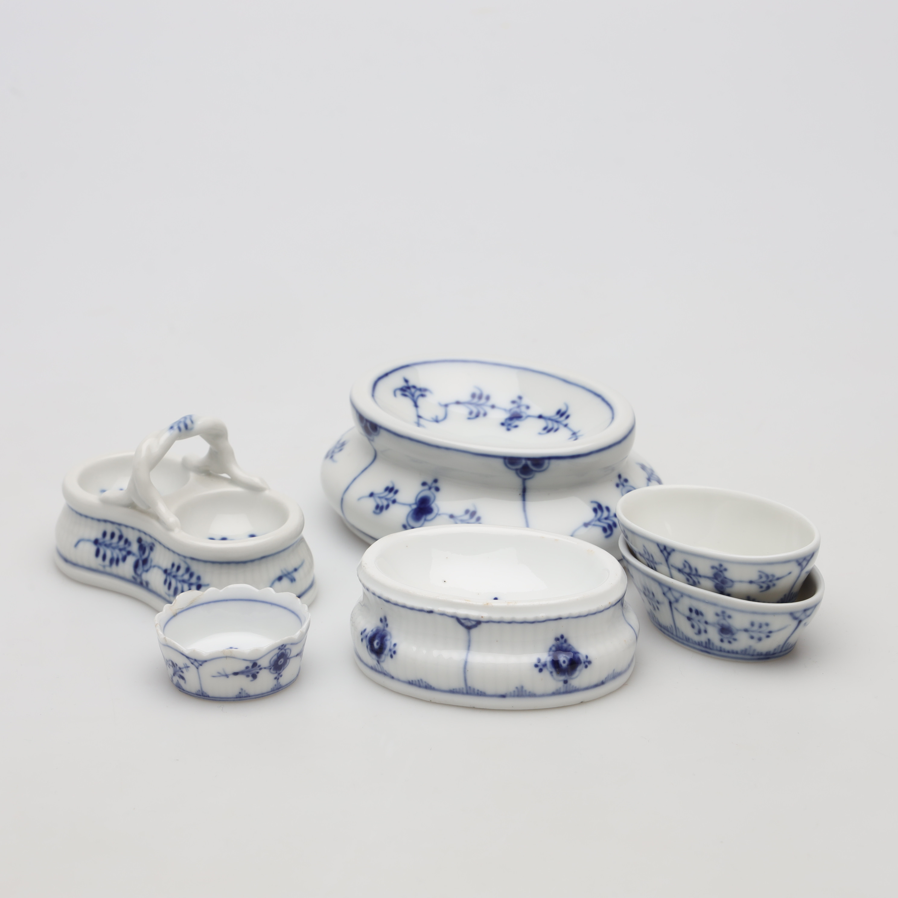 SALTKAR, 6 delar, "Musselmalet", porslin, Royal Copenhagen.