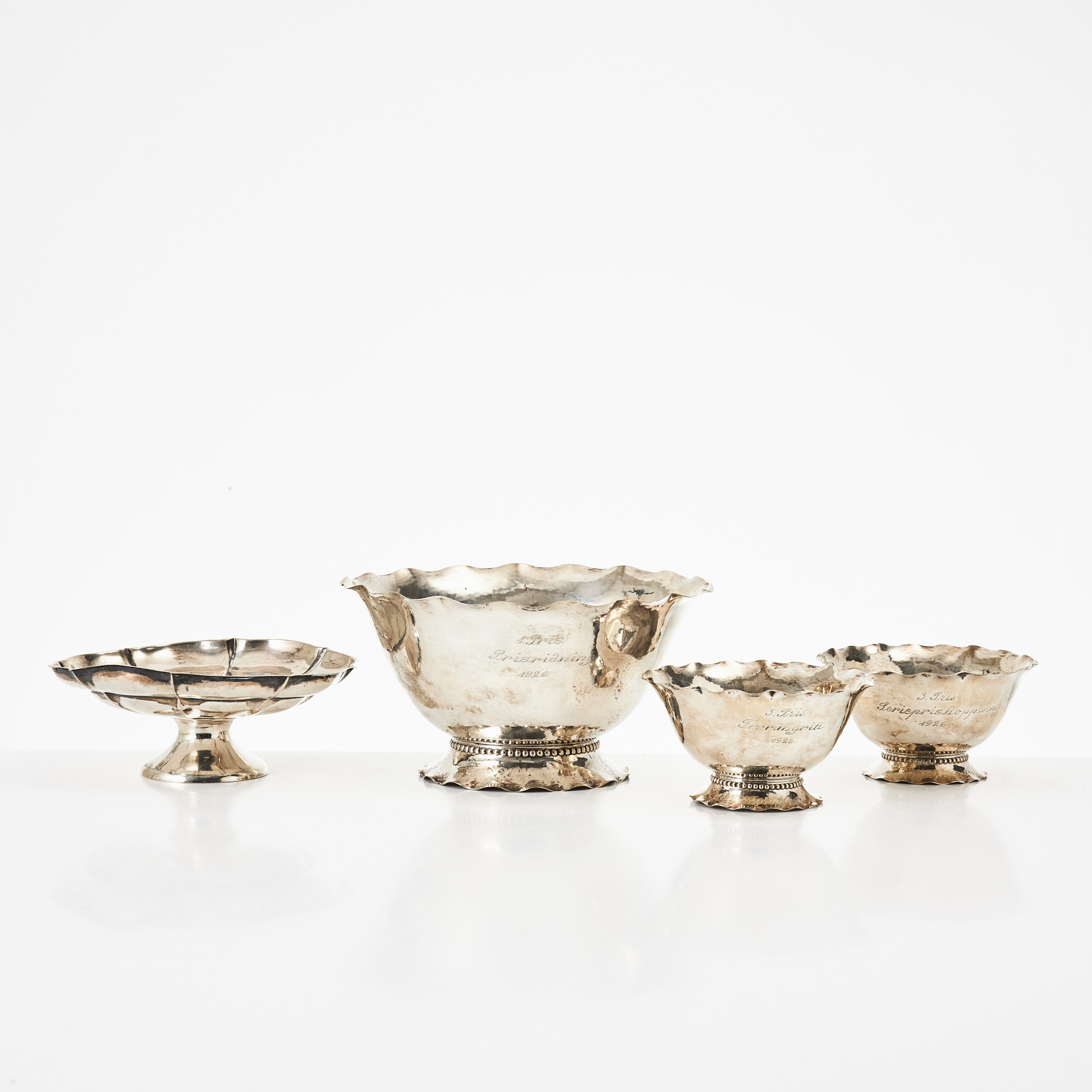 SKÅLAR, 1 par+1, SKÅL på fot, silver, CG Hallberg, Stockholm 1926 resp svensk importstämpel.