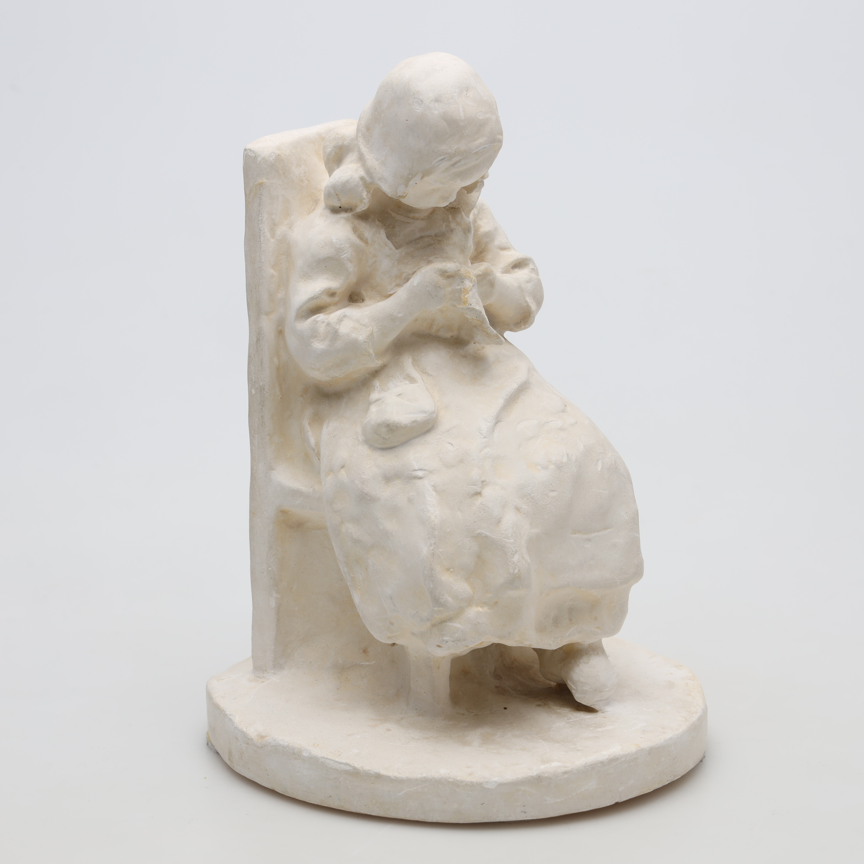 RUTH MILLES. SKULPTUR, "Flitiga Kajsa", gips, signerad, daterad 1911.