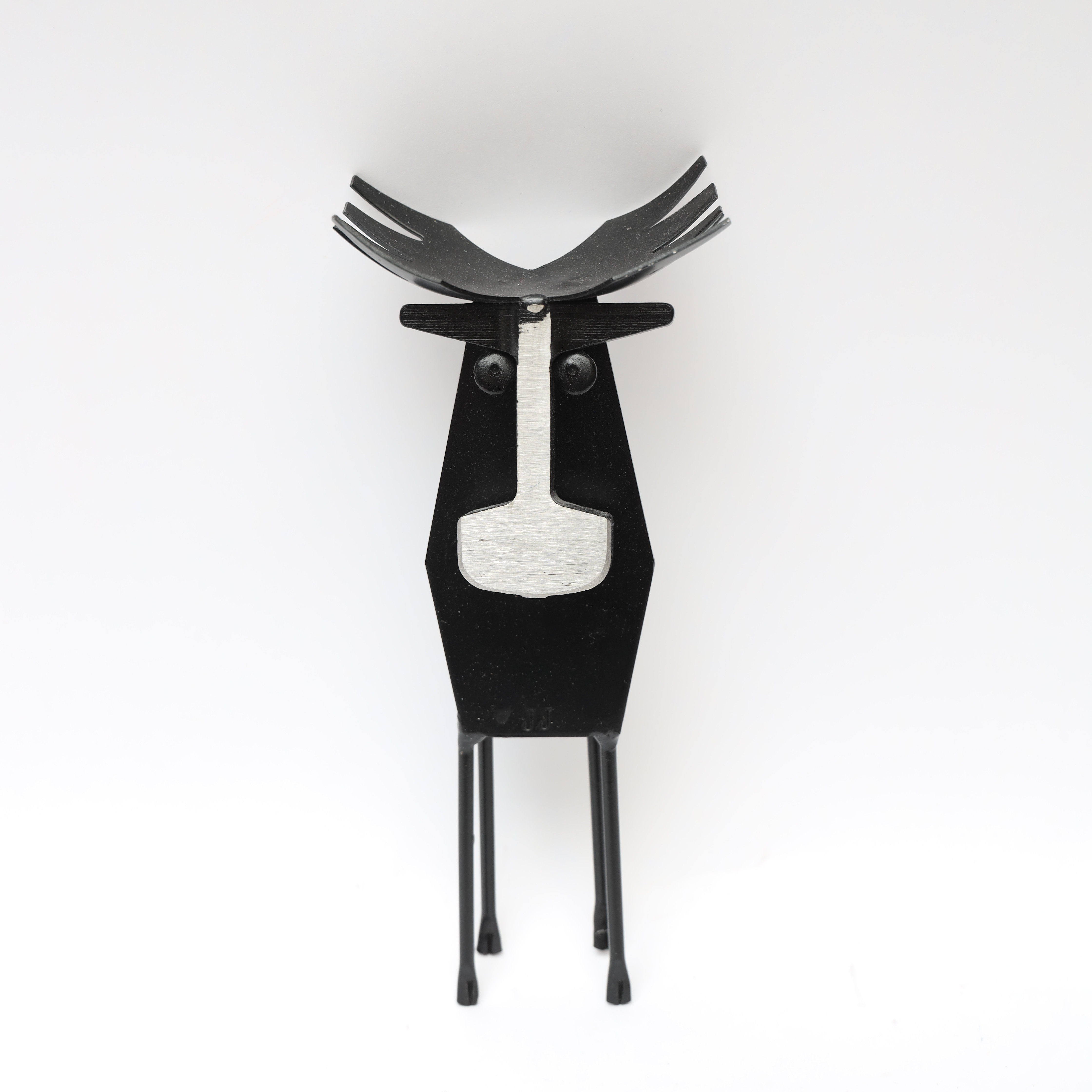JÖRG JESCHKE. Skulptur, svartmålad metall, monogramsignerad.