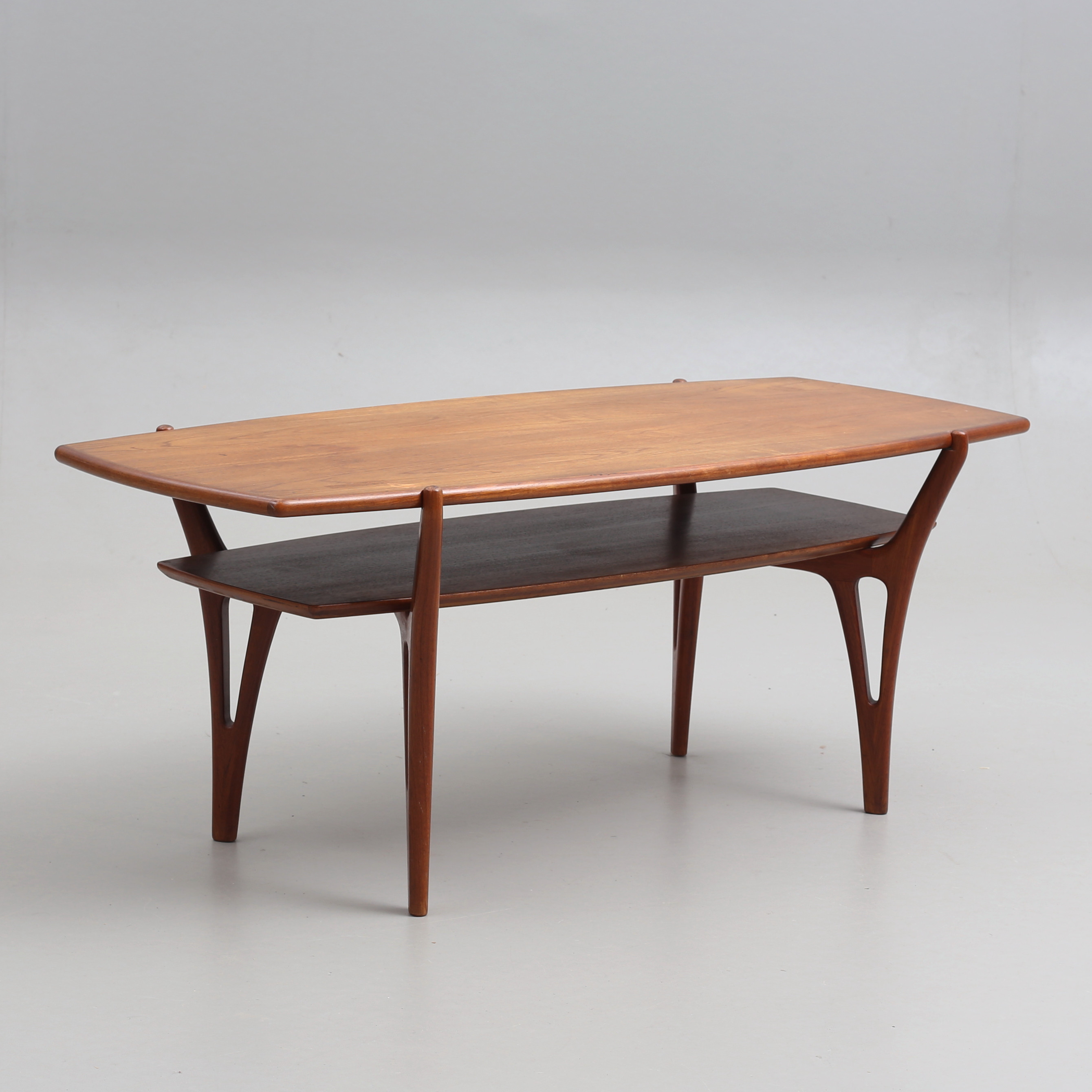 SOFFBORD, teak med vändbar skiva, Danmark, omkring 1900-talets mitt.