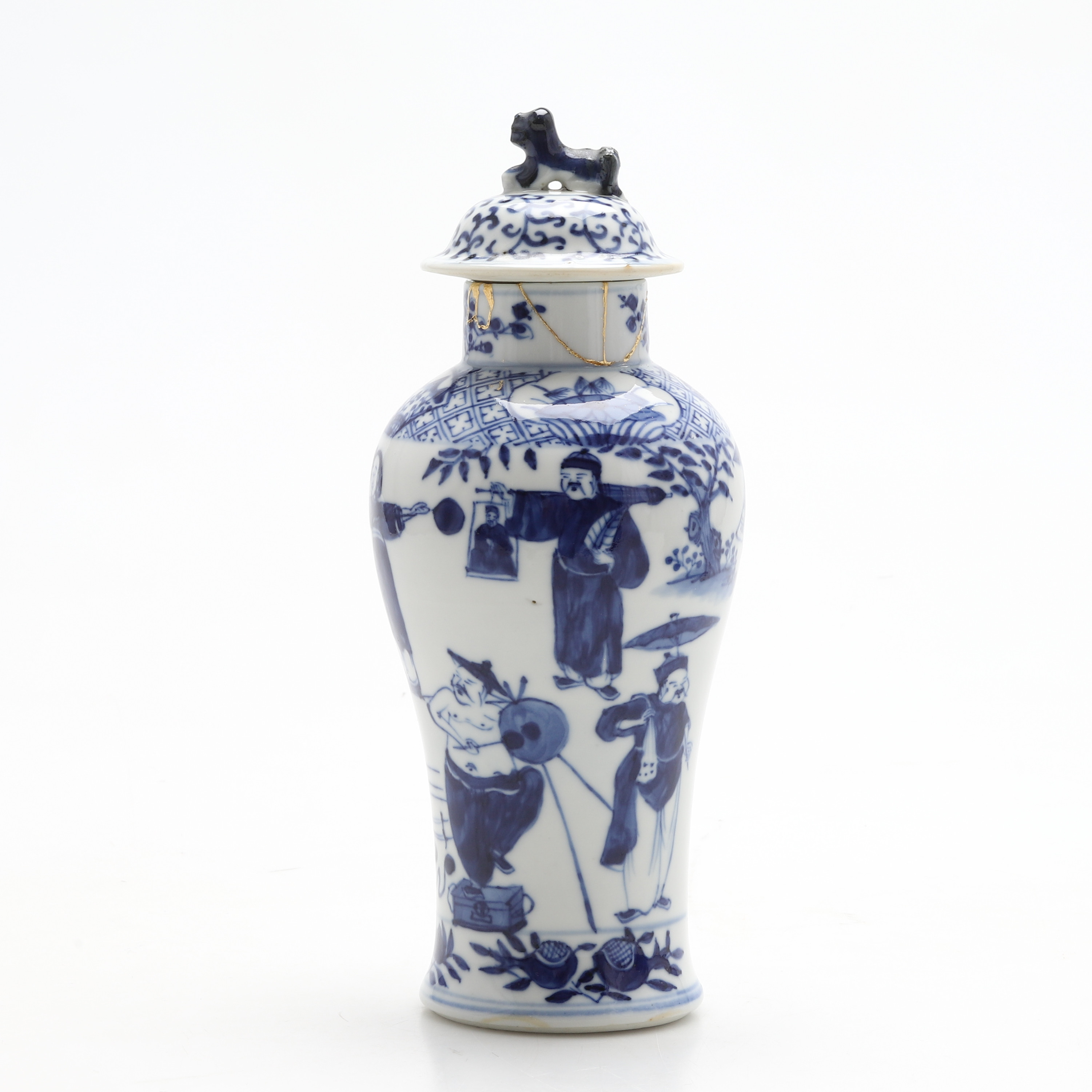 LOCKVAS, porslin. Sen Qing. Omkring 1900.