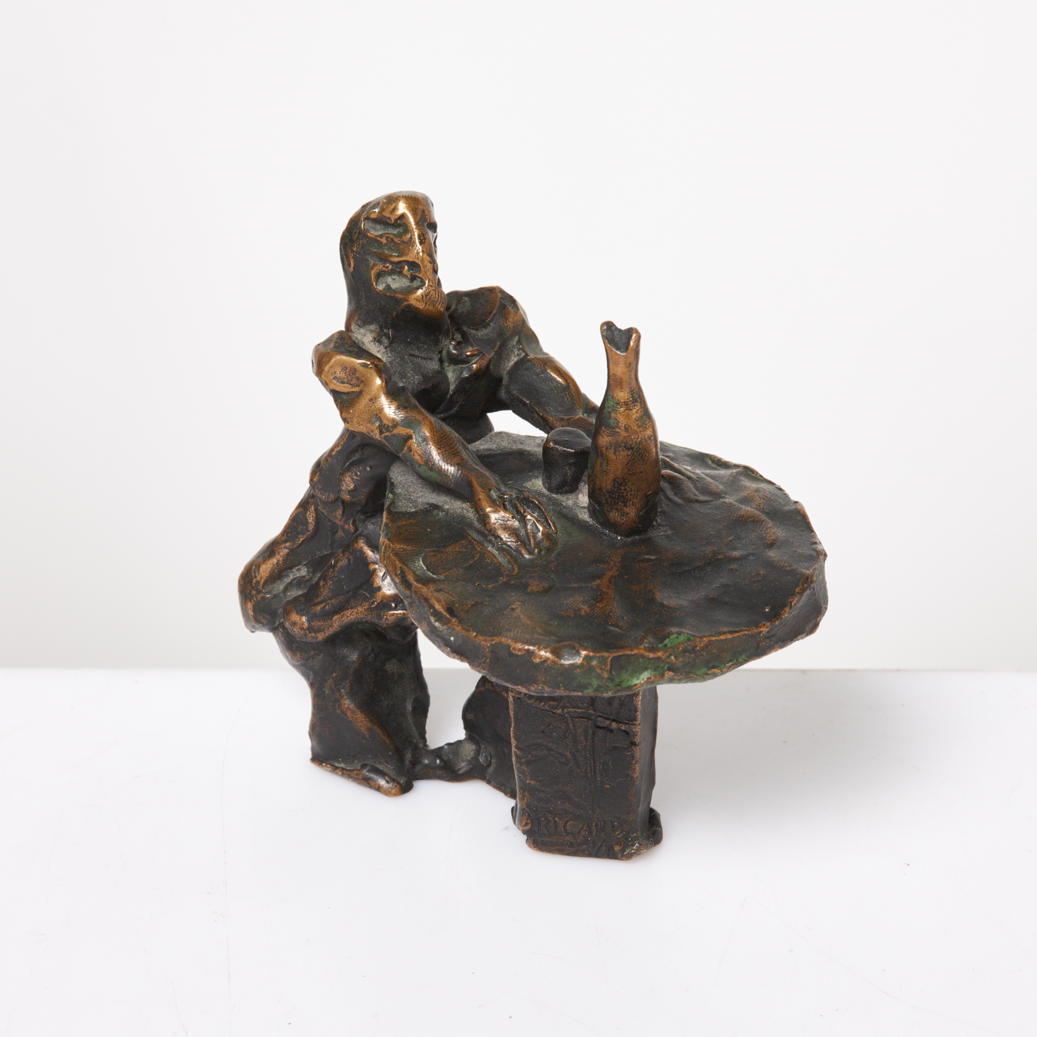 RICARD LARSSON. Skulptur, föreställande figur vid bord, brons, gjutarstämpel Herman Bergman, signerad Ricard, numrerad 1/1.