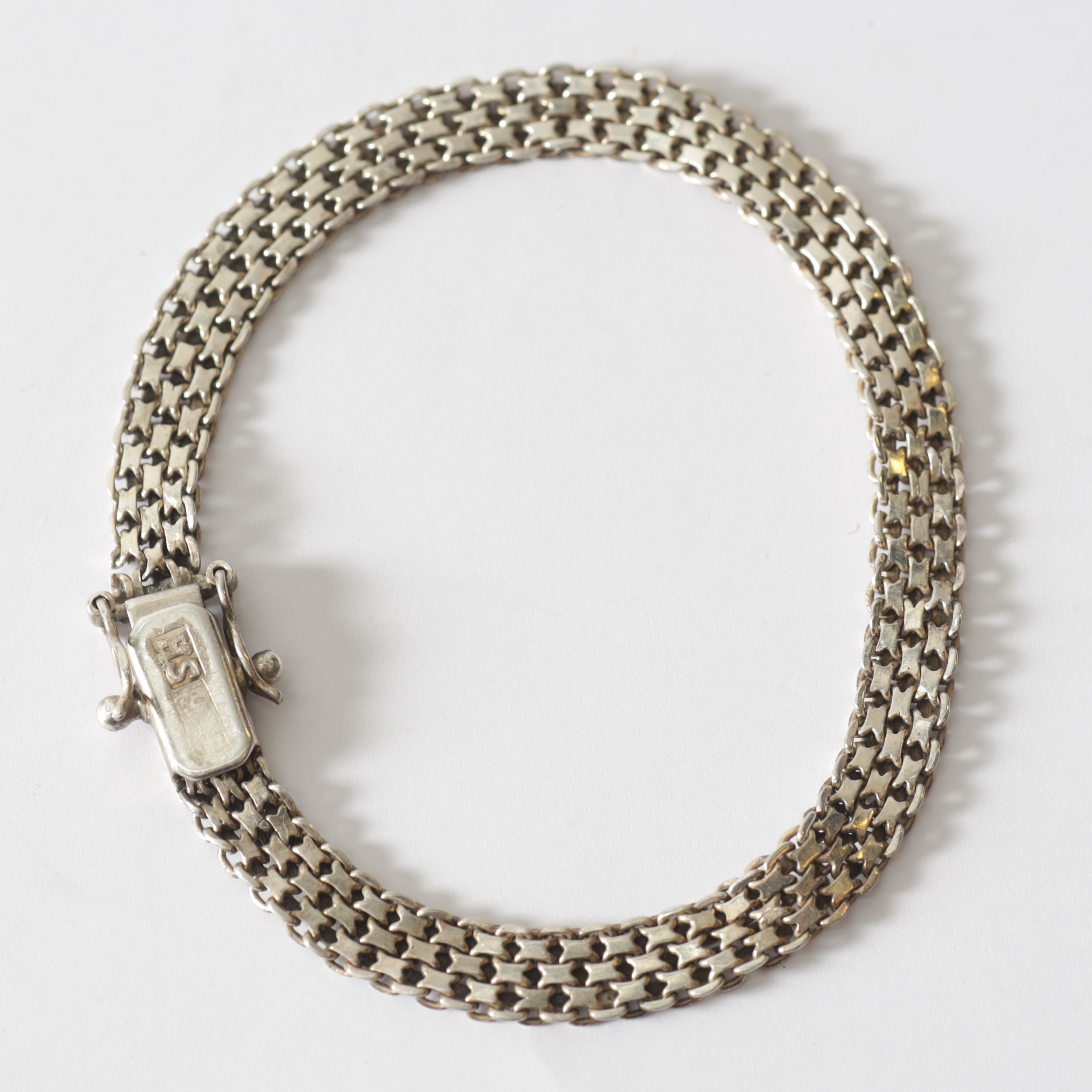 ARMBAND, sterlingsilver, x-länk. Totalvikt ca 10,5 gram.