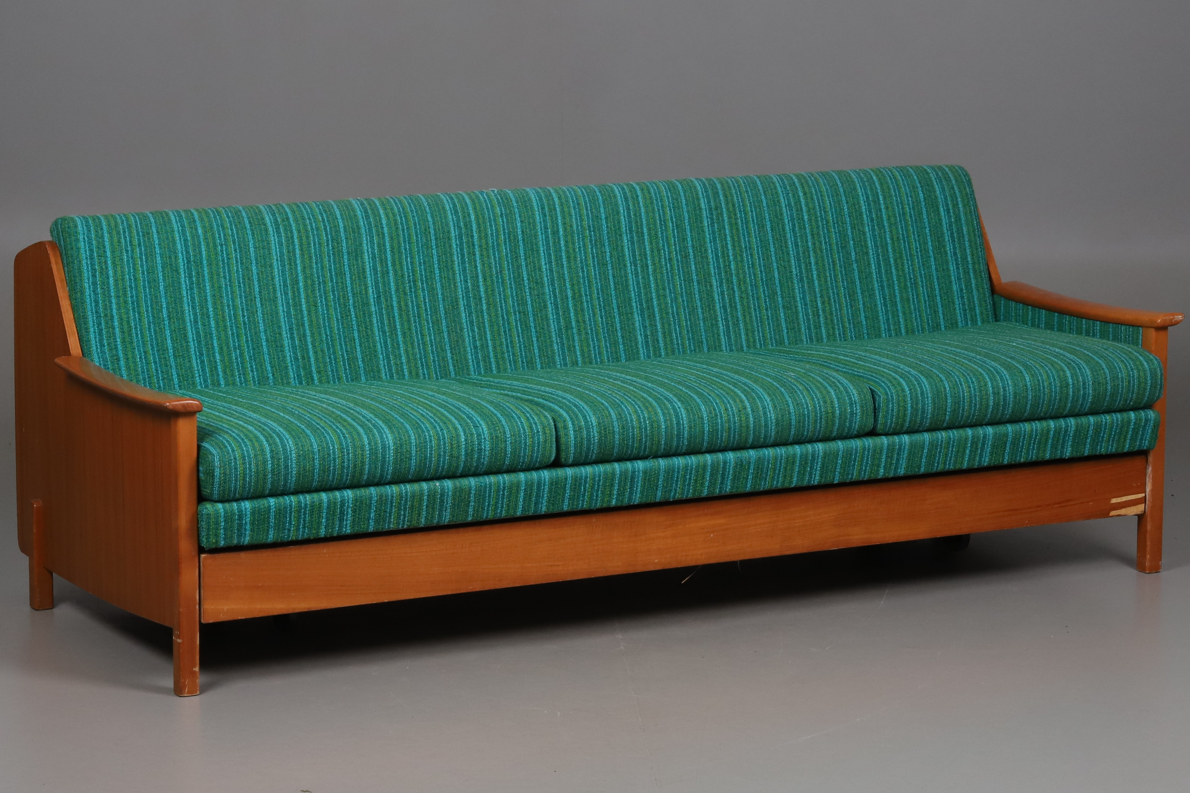 BÄDDSOFFA, Mahogny faner, Holms fabriker, Virserum, 1900-talets mitt.