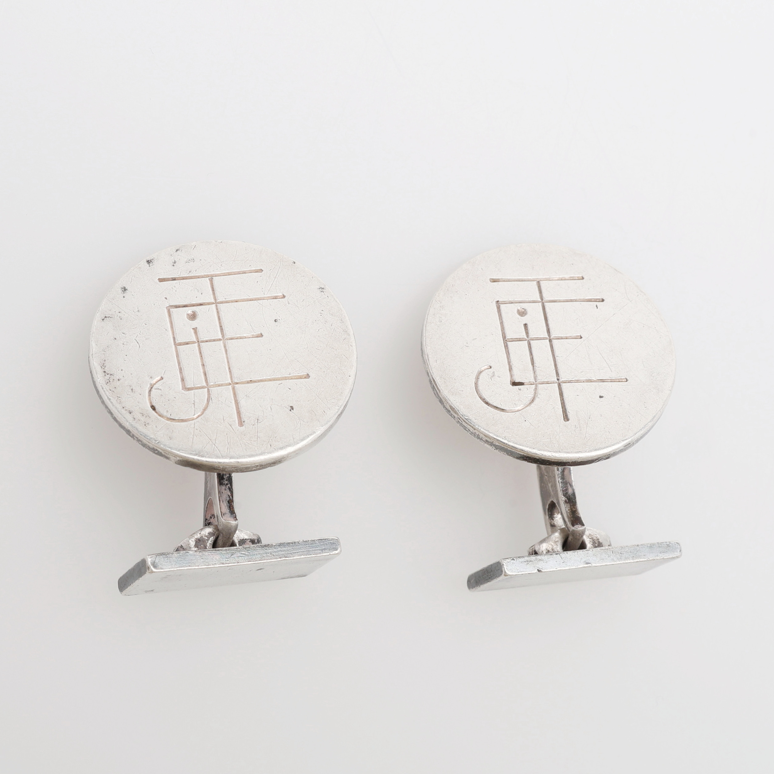 WIWEN NILSSON. MANSCHETTKNAPPAR, ETT PAR, STERLINGSILVER.