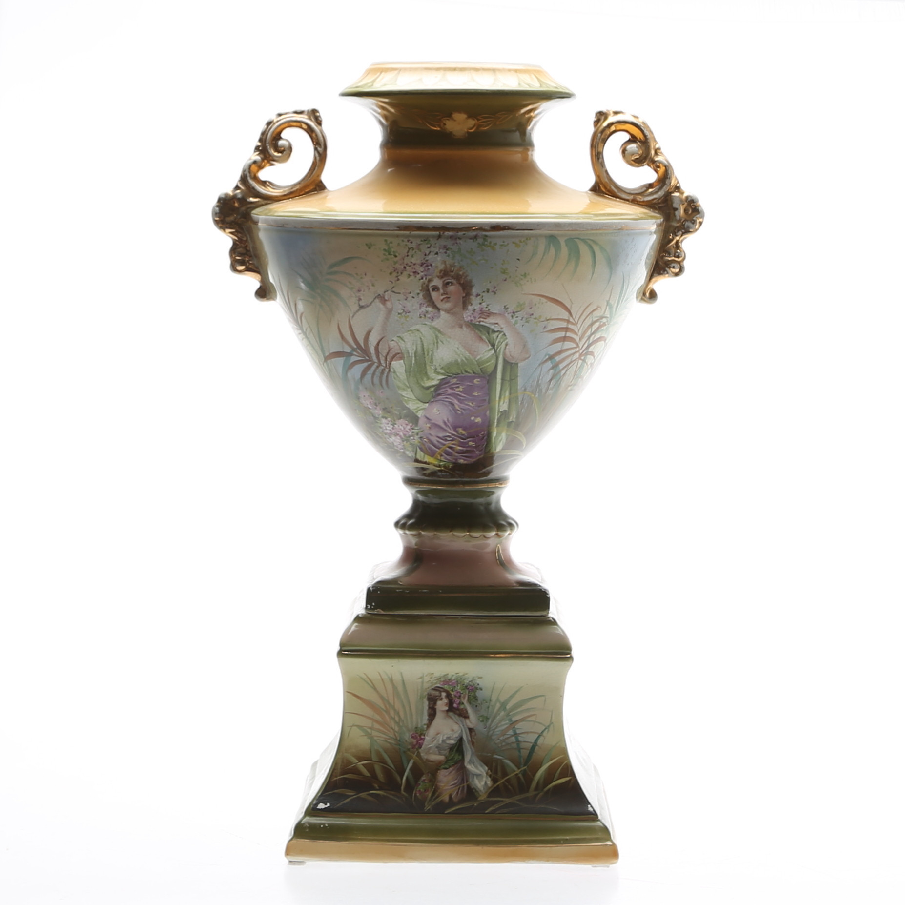 URNA på PODIUM, flintgods, sekelskiftet 1900.